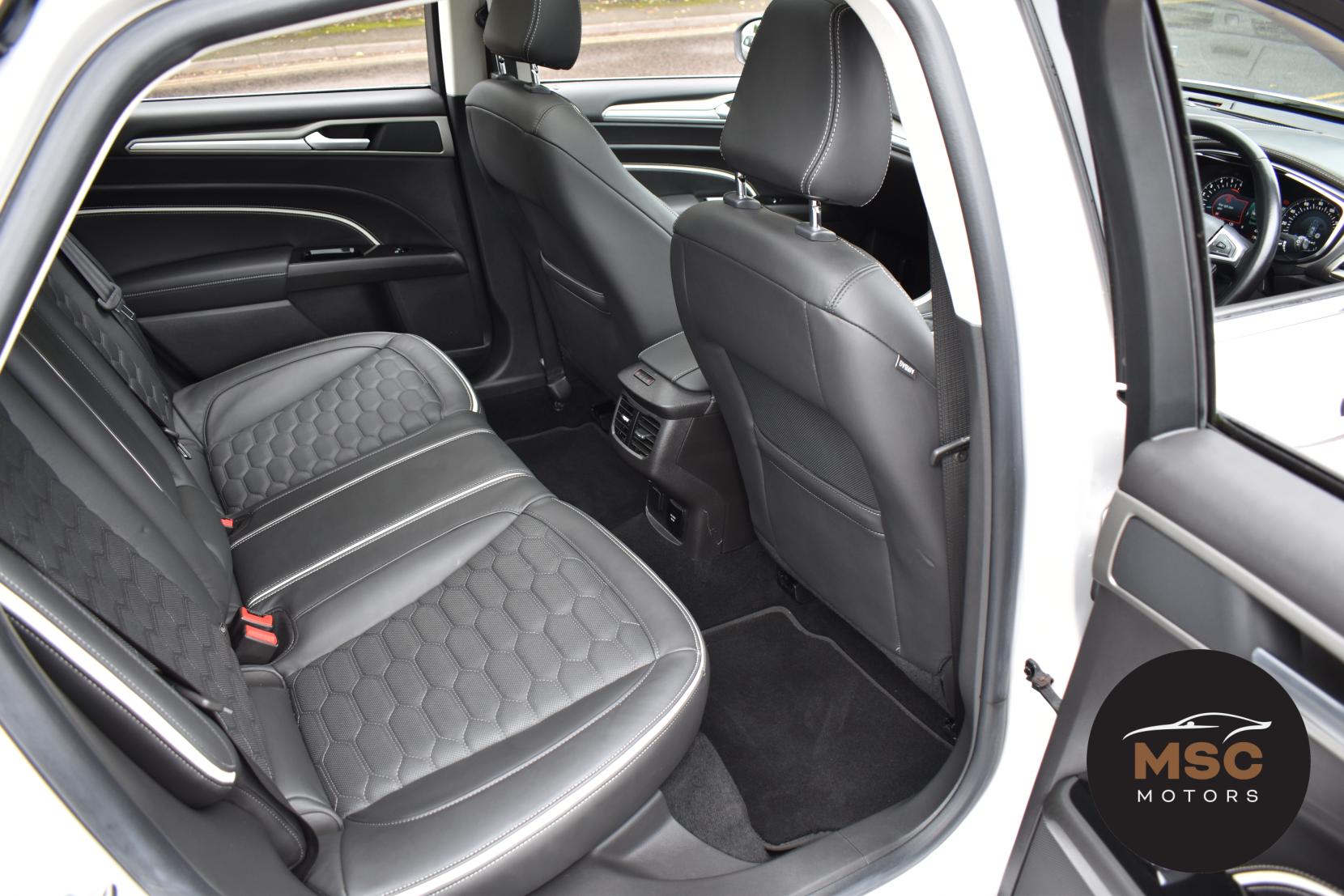 Ford Mondeo 2.0 TDCi Vignale Hatchback 5dr Diesel Powershift Euro 6 (s/s) (180 ps)