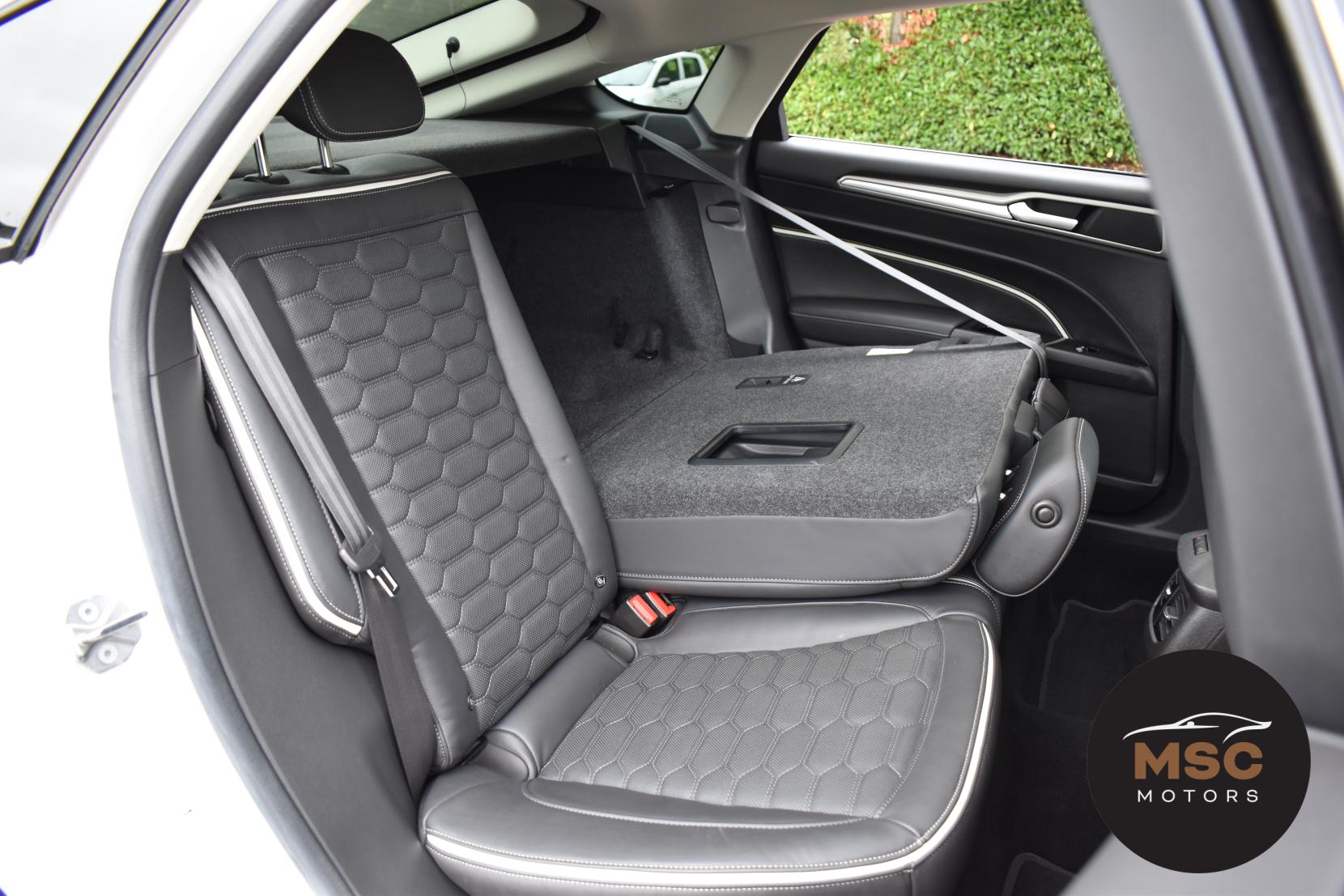 Ford Mondeo 2.0 TDCi Vignale Hatchback 5dr Diesel Powershift Euro 6 (s/s) (180 ps)