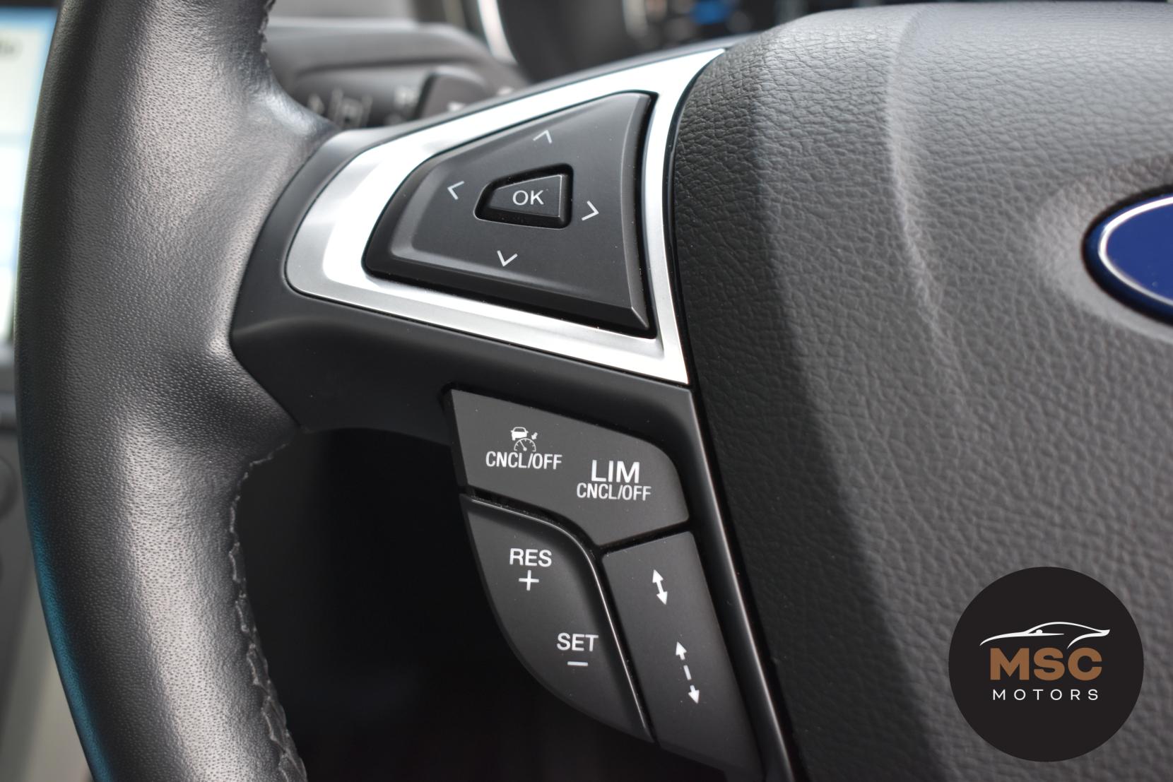 Ford Mondeo 2.0 TDCi Vignale Hatchback 5dr Diesel Powershift Euro 6 (s/s) (180 ps)