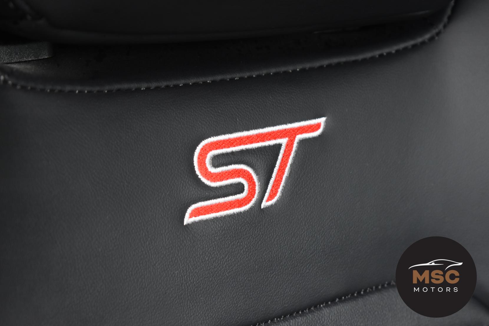 Ford Focus 2.3T EcoBoost ST Hatchback 5dr Petrol Manual Euro 6 (s/s) (280 ps)