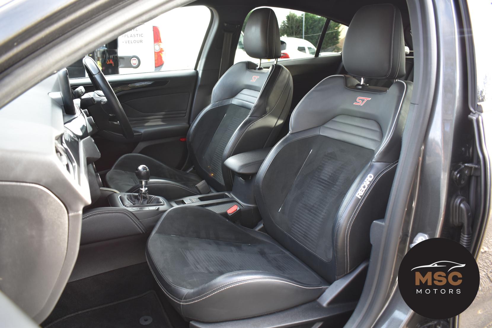 Ford Focus 2.3T EcoBoost ST Hatchback 5dr Petrol Manual Euro 6 (s/s) (280 ps)