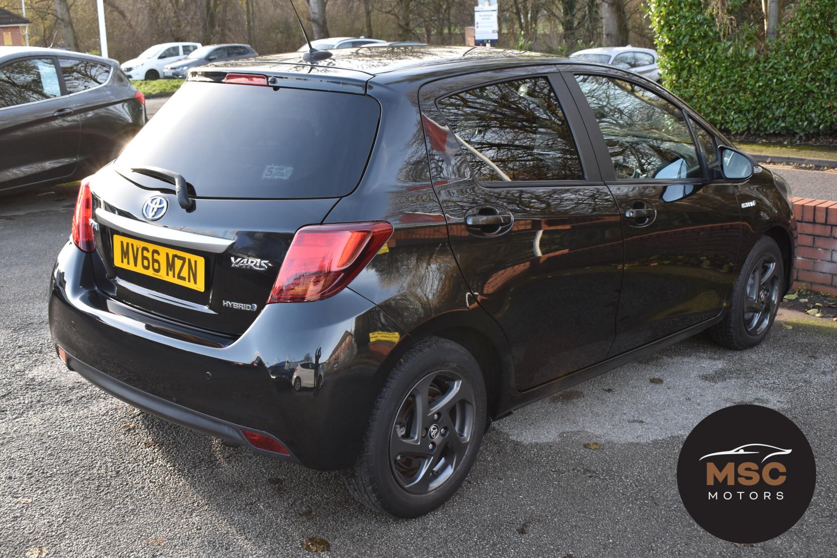 Toyota Yaris 1.5 VVT-h Icon Hatchback 5dr Petrol Hybrid E-CVT Euro 6 (101 ps)