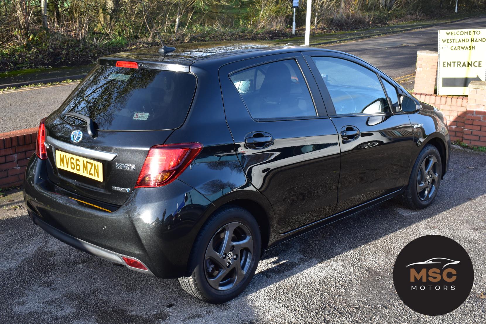 Toyota Yaris 1.5 VVT-h Icon Hatchback 5dr Petrol Hybrid E-CVT Euro 6 (101 ps)