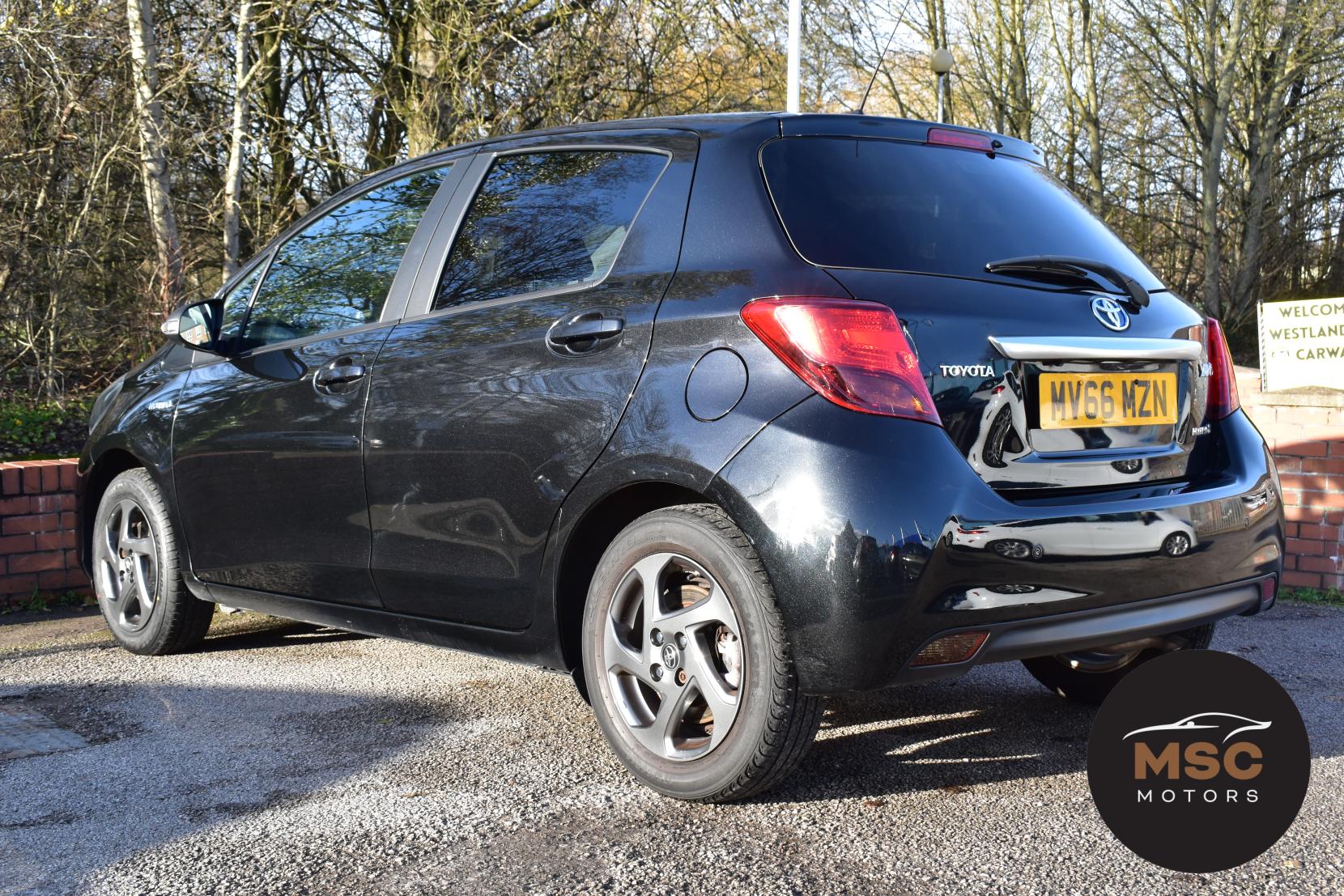 Toyota Yaris 1.5 VVT-h Icon Hatchback 5dr Petrol Hybrid E-CVT Euro 6 (101 ps)