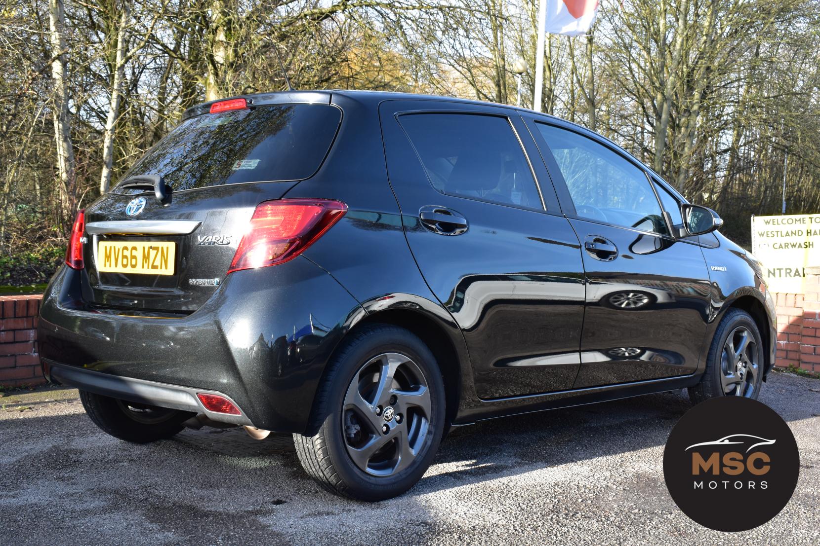 Toyota Yaris 1.5 VVT-h Icon Hatchback 5dr Petrol Hybrid E-CVT Euro 6 (101 ps)