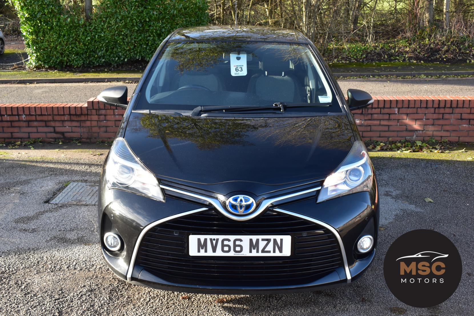 Toyota Yaris 1.5 VVT-h Icon Hatchback 5dr Petrol Hybrid E-CVT Euro 6 (101 ps)