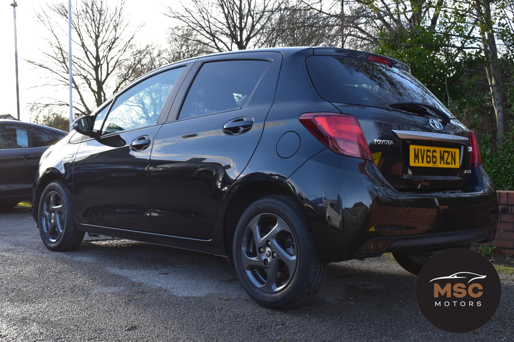 Toyota Yaris 1.5 VVT-h Icon Hatchback 5dr Petrol Hybrid E-CVT Euro 6 (101 ps)