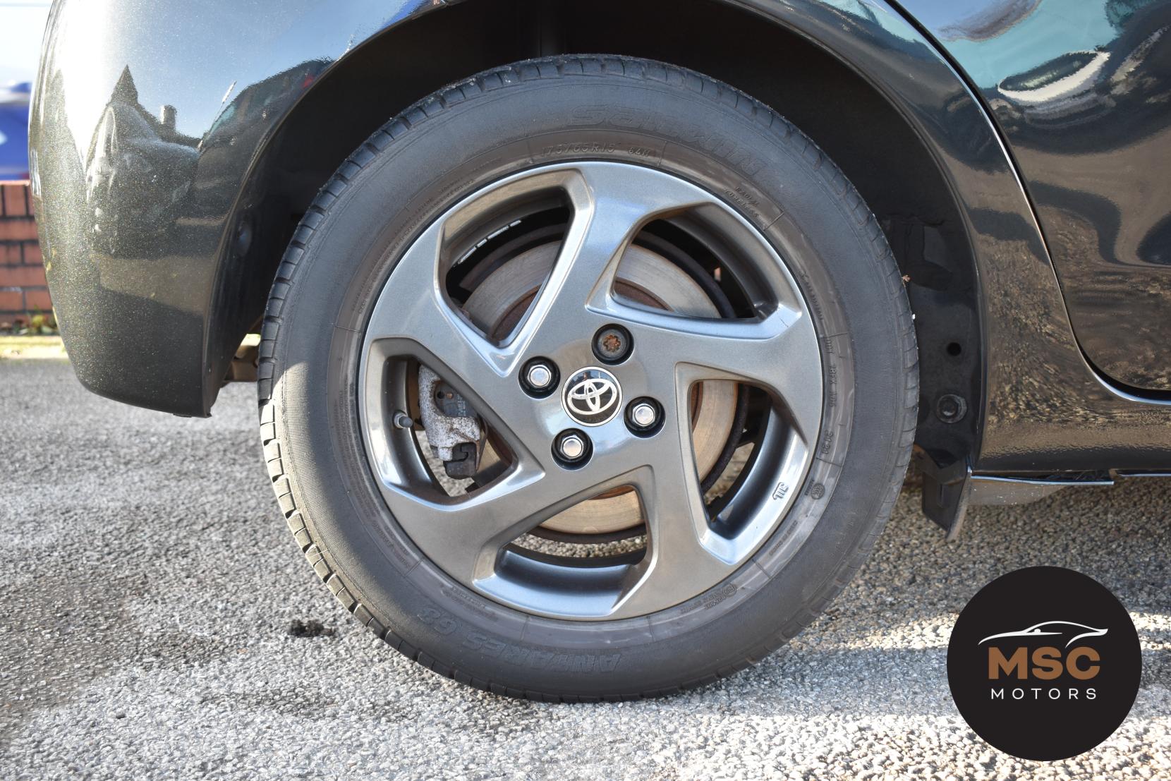 Toyota Yaris 1.5 VVT-h Icon Hatchback 5dr Petrol Hybrid E-CVT Euro 6 (101 ps)