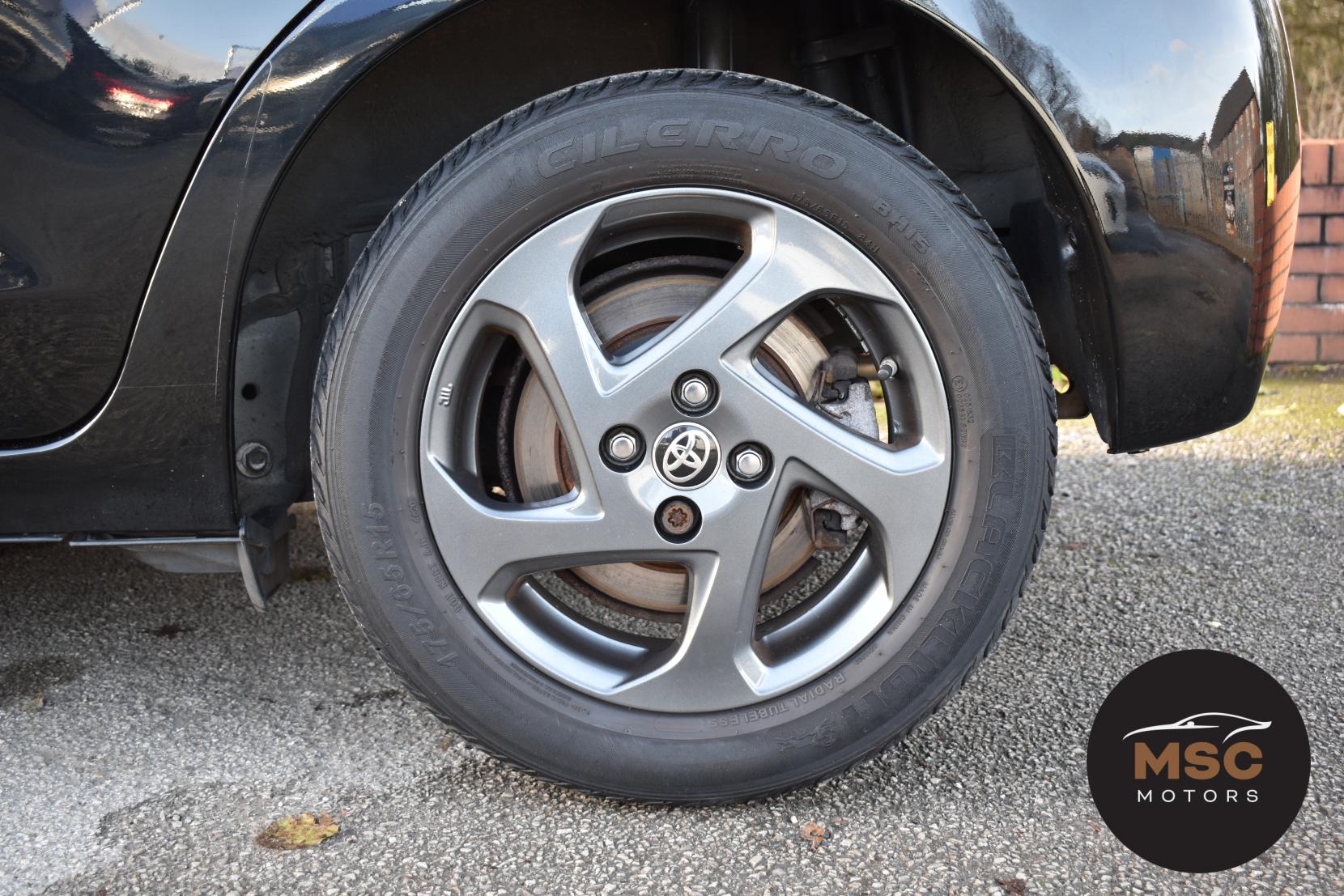 Toyota Yaris 1.5 VVT-h Icon Hatchback 5dr Petrol Hybrid E-CVT Euro 6 (101 ps)