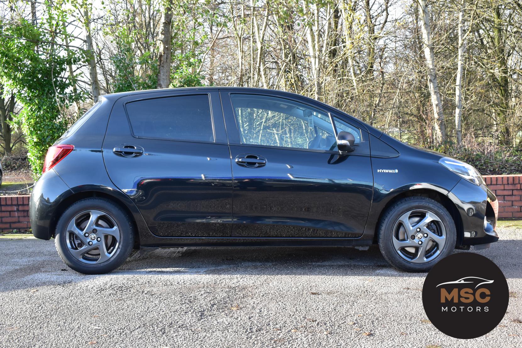 Toyota Yaris 1.5 VVT-h Icon Hatchback 5dr Petrol Hybrid E-CVT Euro 6 (101 ps)