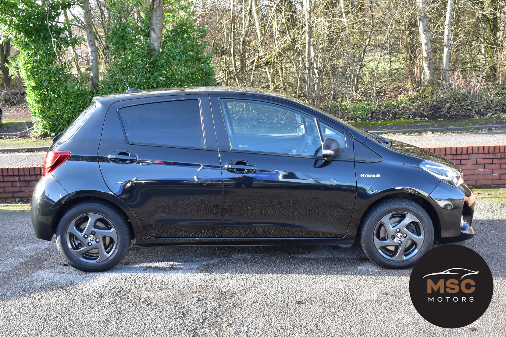 Toyota Yaris 1.5 VVT-h Icon Hatchback 5dr Petrol Hybrid E-CVT Euro 6 (101 ps)