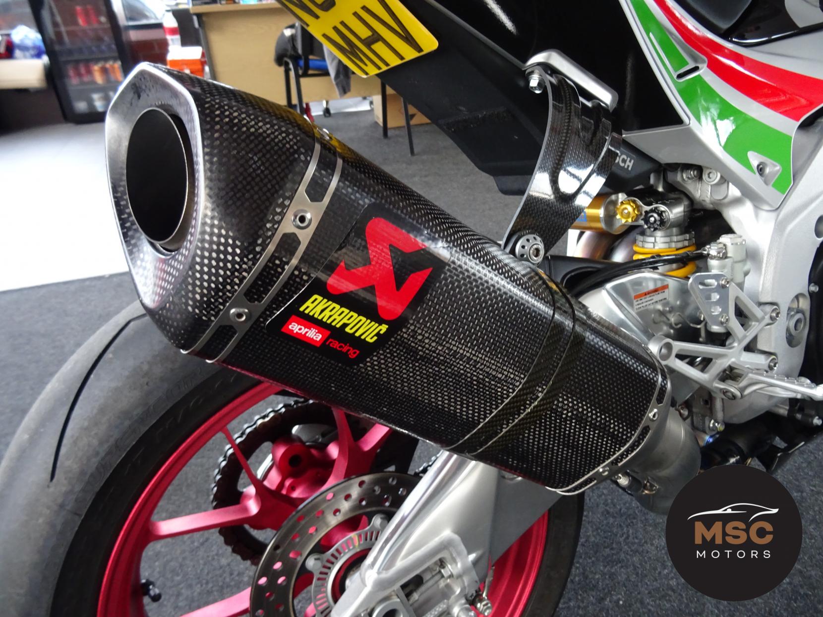 Aprilia RSV4 1000 RF APRC (AQS) Super Sports Petrol Manual (201 bhp)