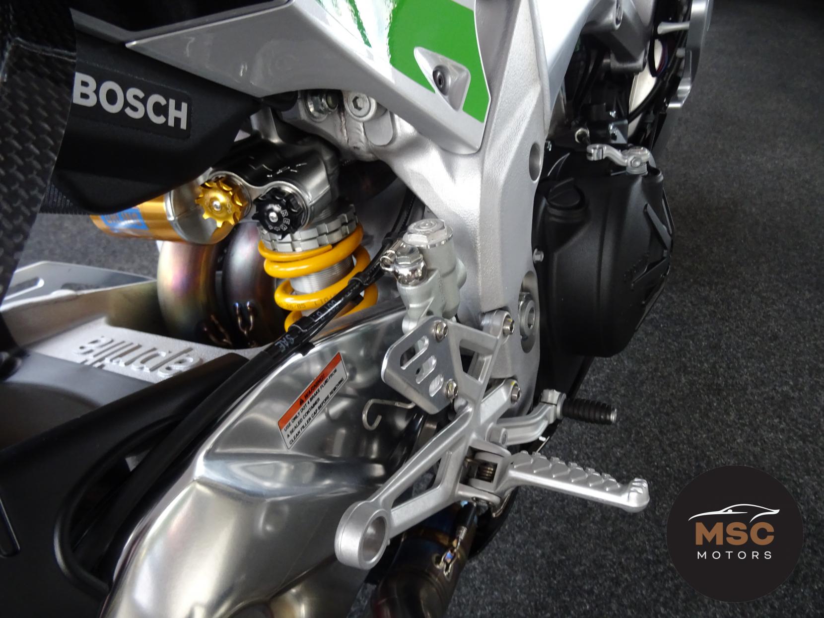 Aprilia RSV4 1000 RF APRC (AQS) Super Sports Petrol Manual (201 bhp)