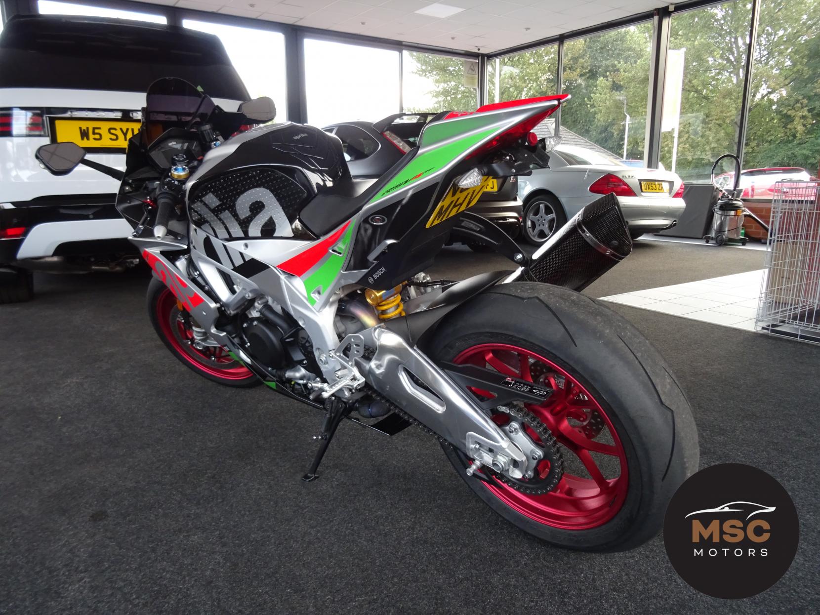Aprilia RSV4 1000 RF APRC (AQS) Super Sports Petrol Manual (201 bhp)