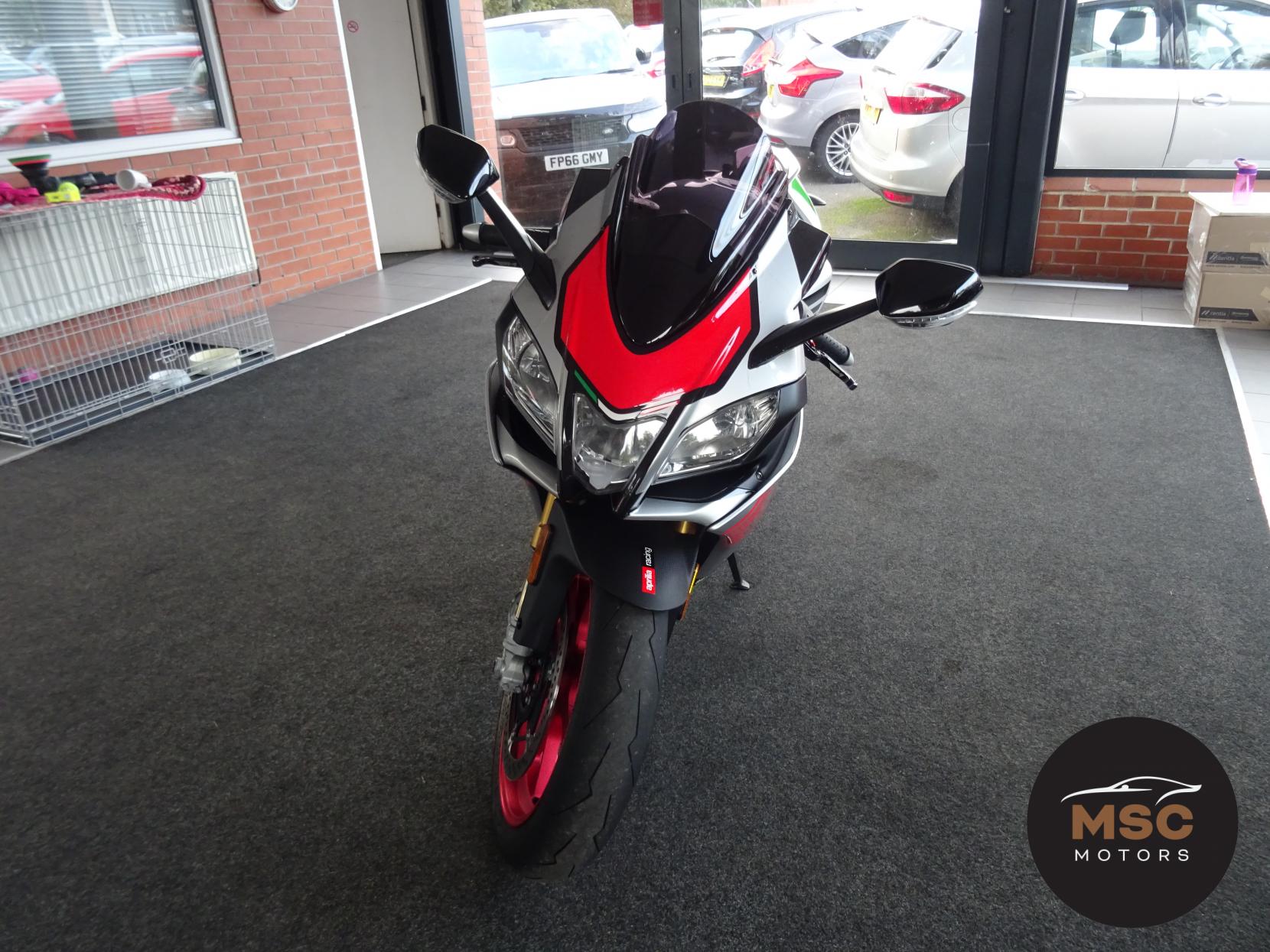 Aprilia RSV4 1000 RF APRC (AQS) Super Sports Petrol Manual (201 bhp)