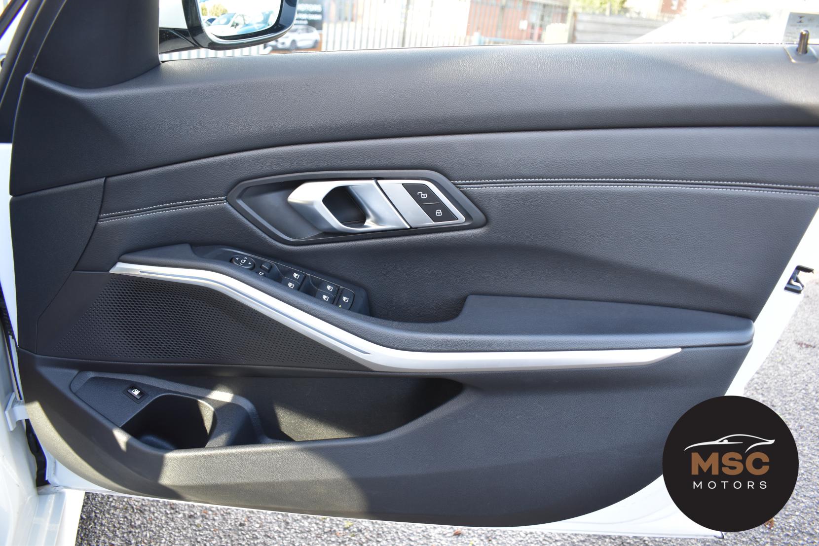 BMW 3 Series 2.0 330e 12kWh M Sport Saloon 4dr Petrol Plug-in Hybrid Auto Euro 6 (s/s) (292 ps)