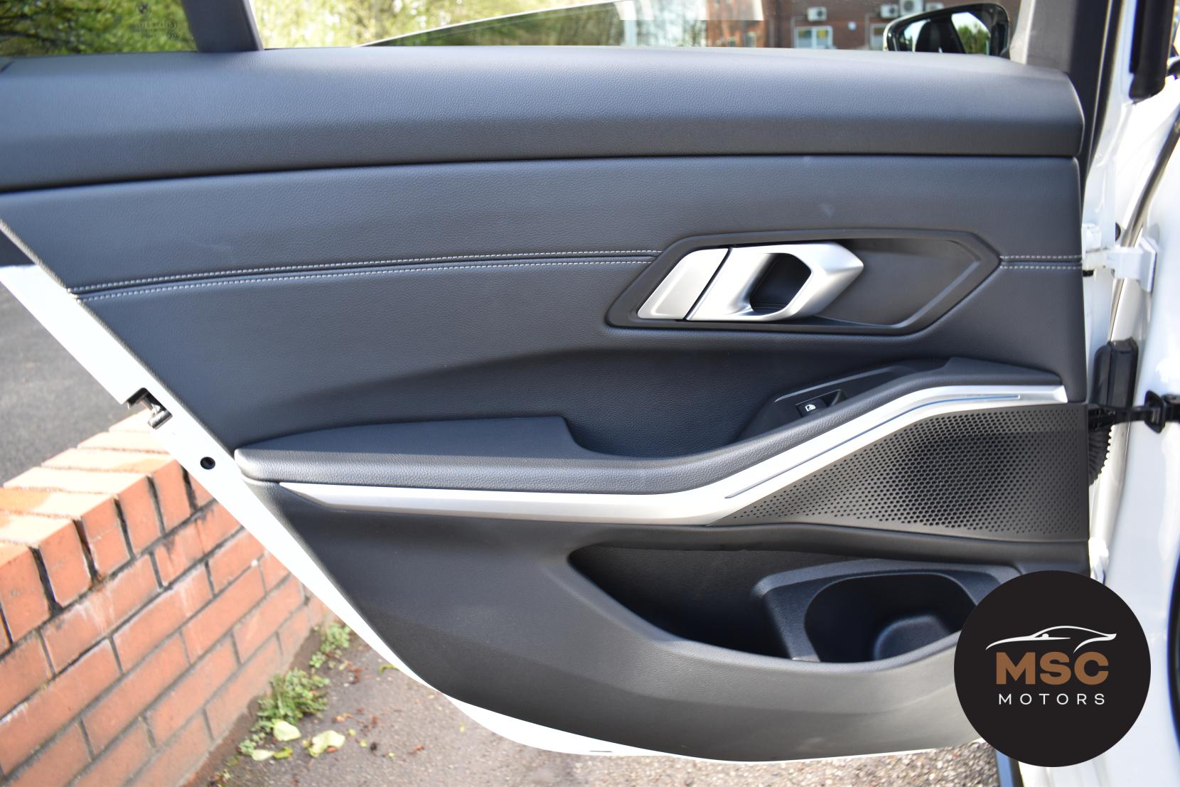 BMW 3 Series 2.0 330e 12kWh M Sport Saloon 4dr Petrol Plug-in Hybrid Auto Euro 6 (s/s) (292 ps)