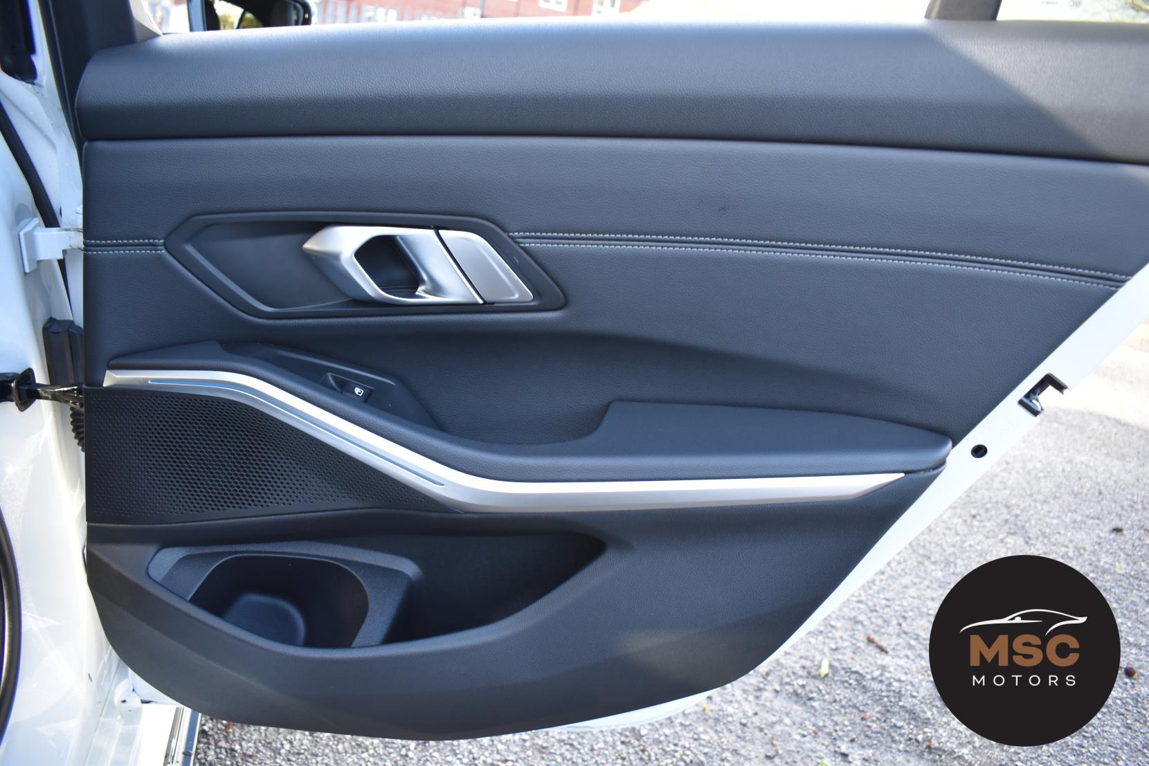 BMW 3 Series 2.0 330e 12kWh M Sport Saloon 4dr Petrol Plug-in Hybrid Auto Euro 6 (s/s) (292 ps)