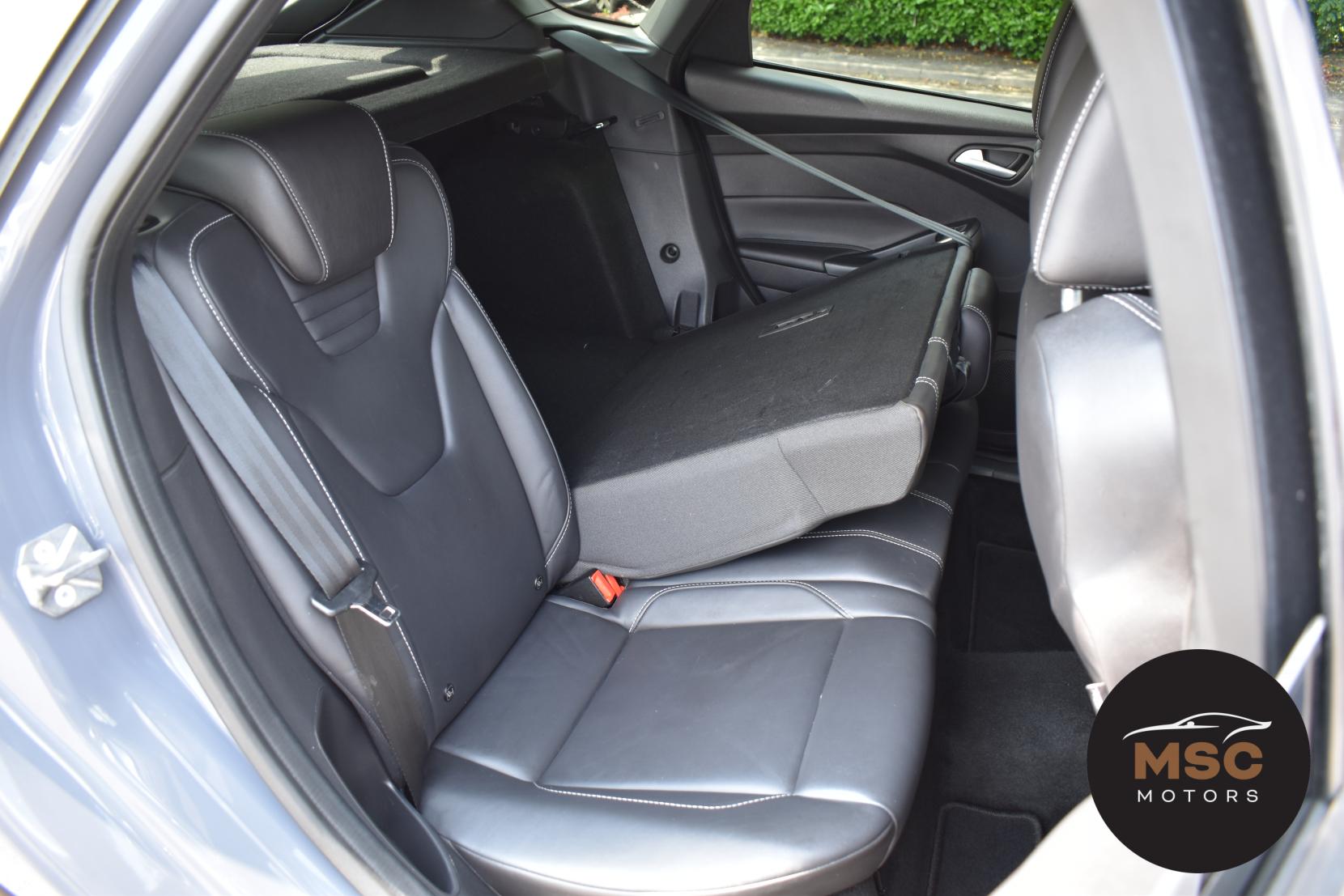 Ford Focus 2.0 TDCi ST-3 Hatchback 5dr Diesel Powershift Euro 6 (s/s) (185 ps)