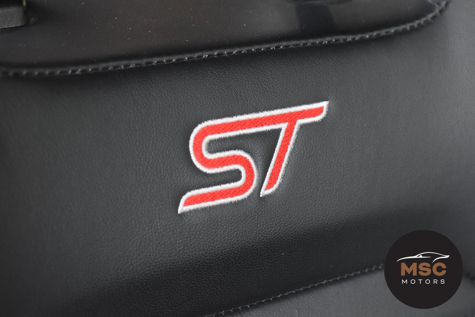 Ford Focus 2.3T EcoBoost ST Hatchback 5dr Petrol Manual Euro 6 (s/s) (280 ps)