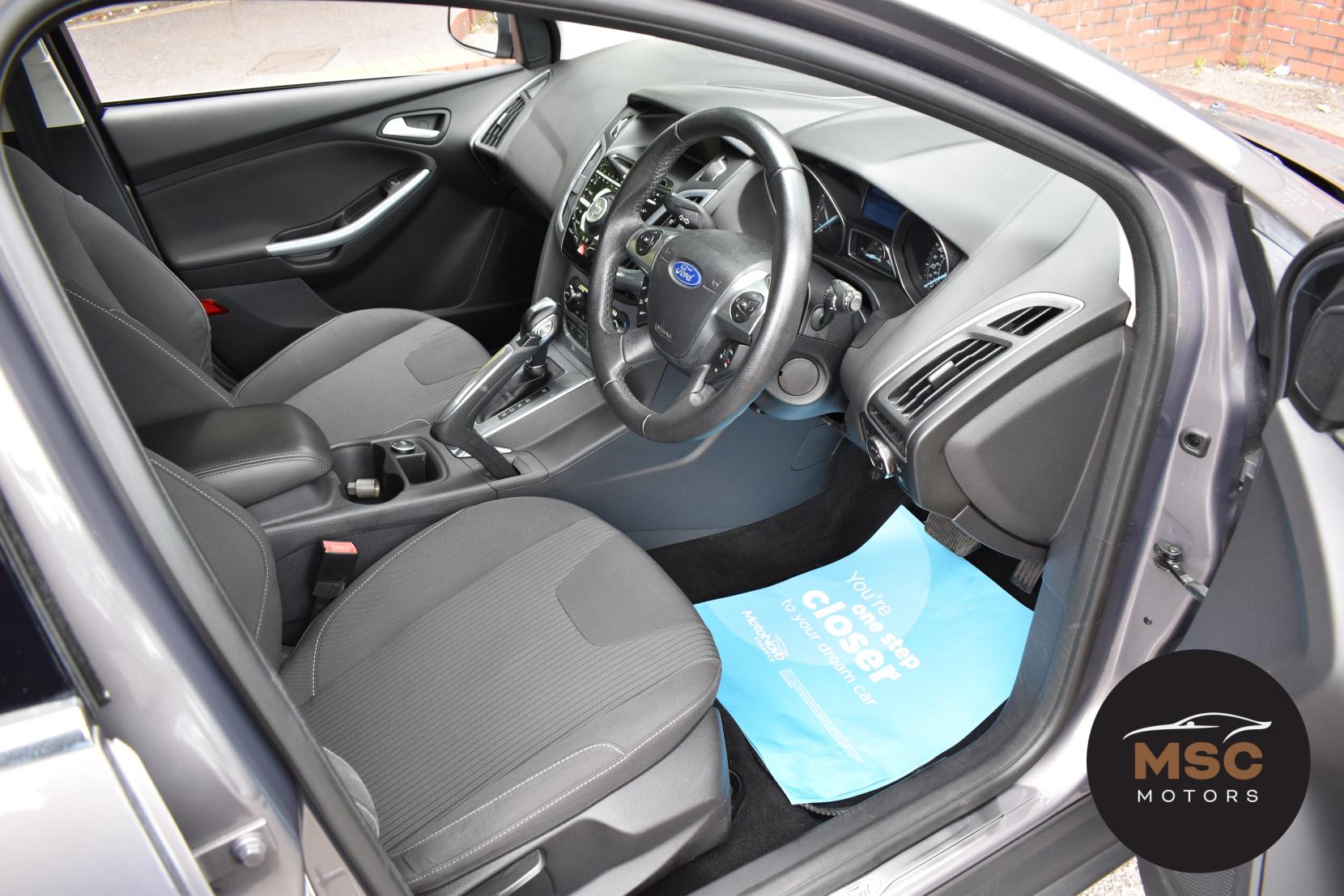Ford Focus 2.0 TDCi Titanium Hatchback 5dr Diesel Powershift Euro 5 (140 ps)