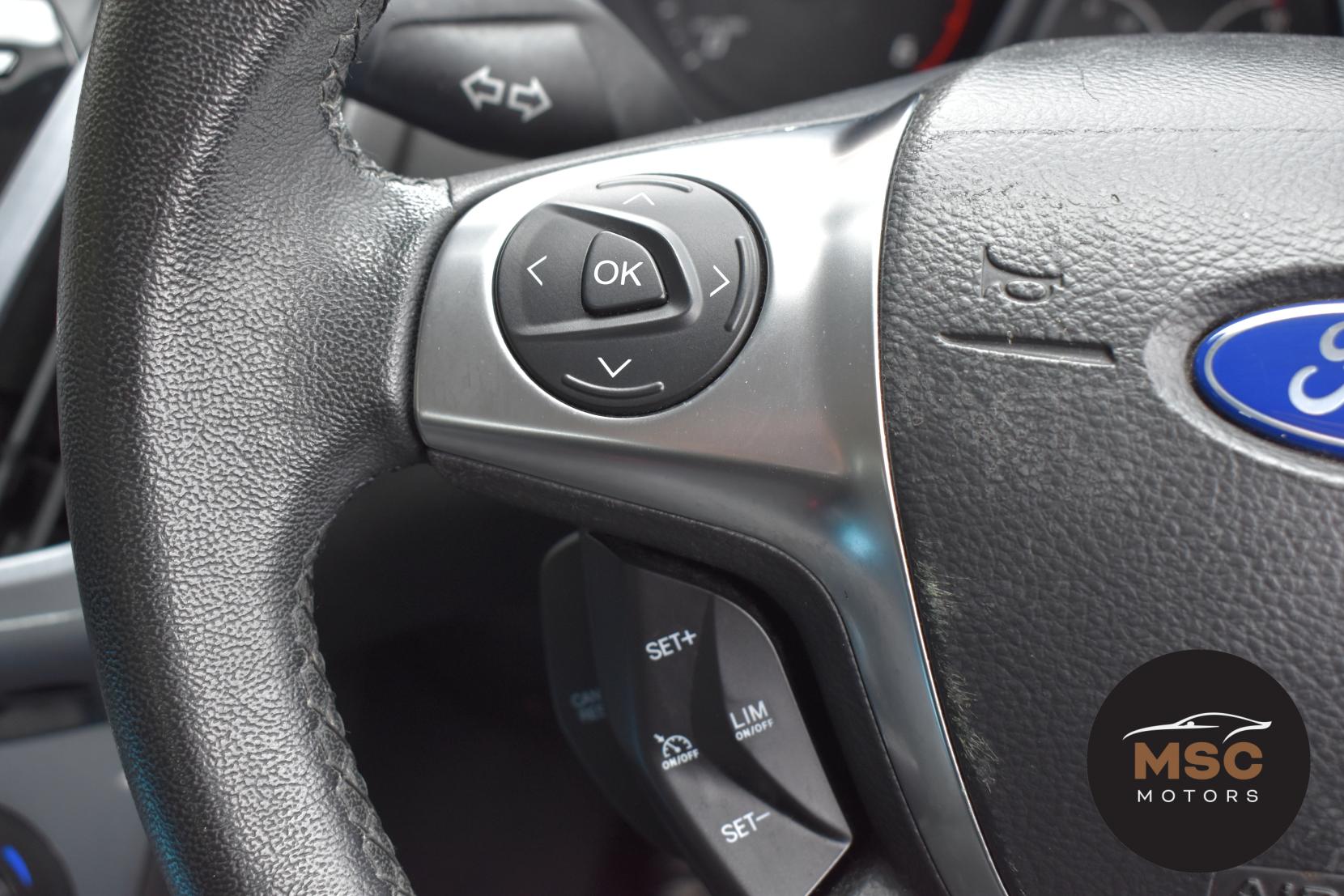 Ford Focus 2.0 TDCi Titanium Hatchback 5dr Diesel Powershift Euro 5 (140 ps)