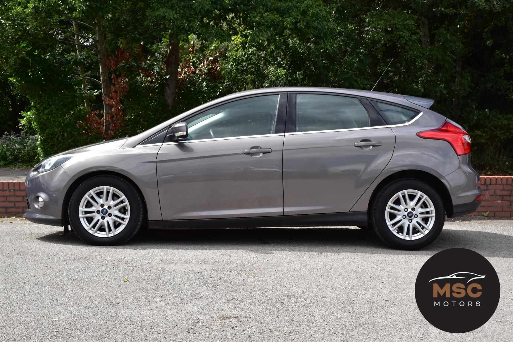 Ford Focus 2.0 TDCi Titanium Hatchback 5dr Diesel Powershift Euro 5 (140 ps)