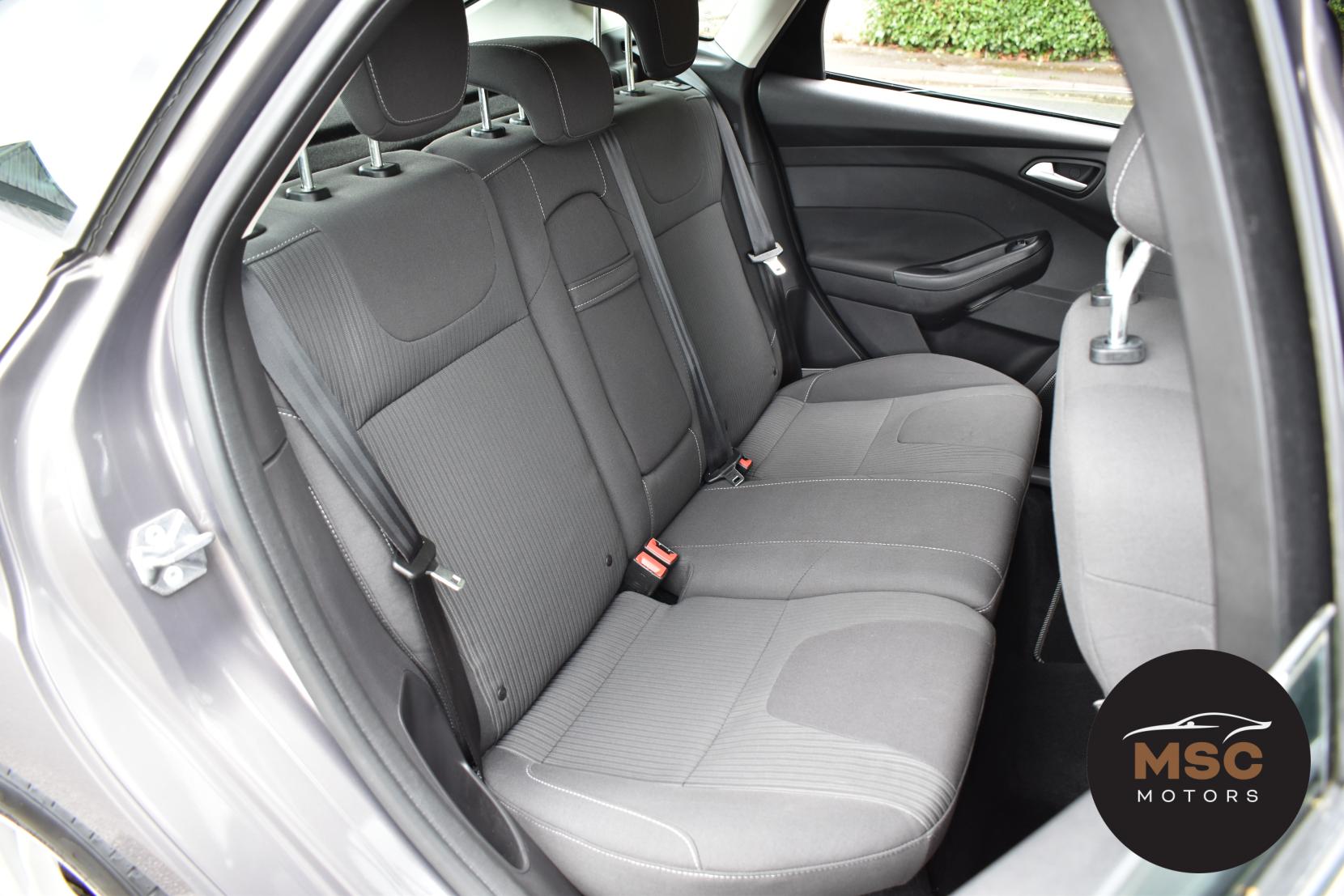 Ford Focus 2.0 TDCi Titanium Hatchback 5dr Diesel Powershift Euro 5 (140 ps)
