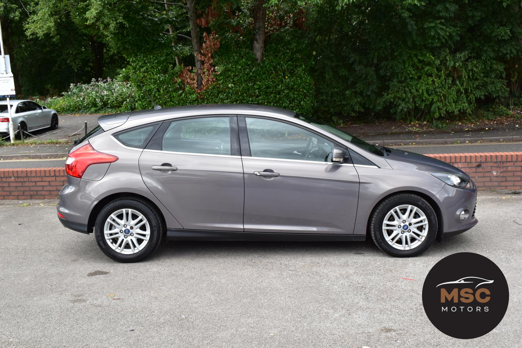 Ford Focus 2.0 TDCi Titanium Hatchback 5dr Diesel Powershift Euro 5 (140 ps)