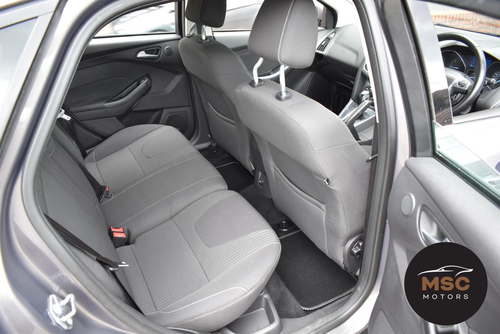 Ford Focus 2.0 TDCi Titanium Hatchback 5dr Diesel Powershift Euro 5 (140 ps)