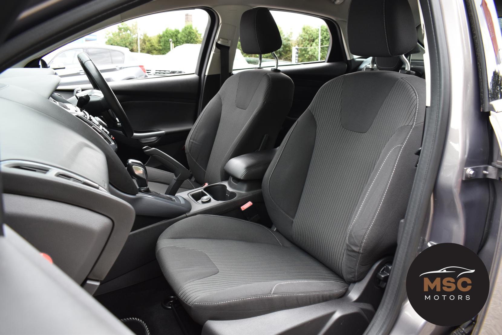 Ford Focus 2.0 TDCi Titanium Hatchback 5dr Diesel Powershift Euro 5 (140 ps)