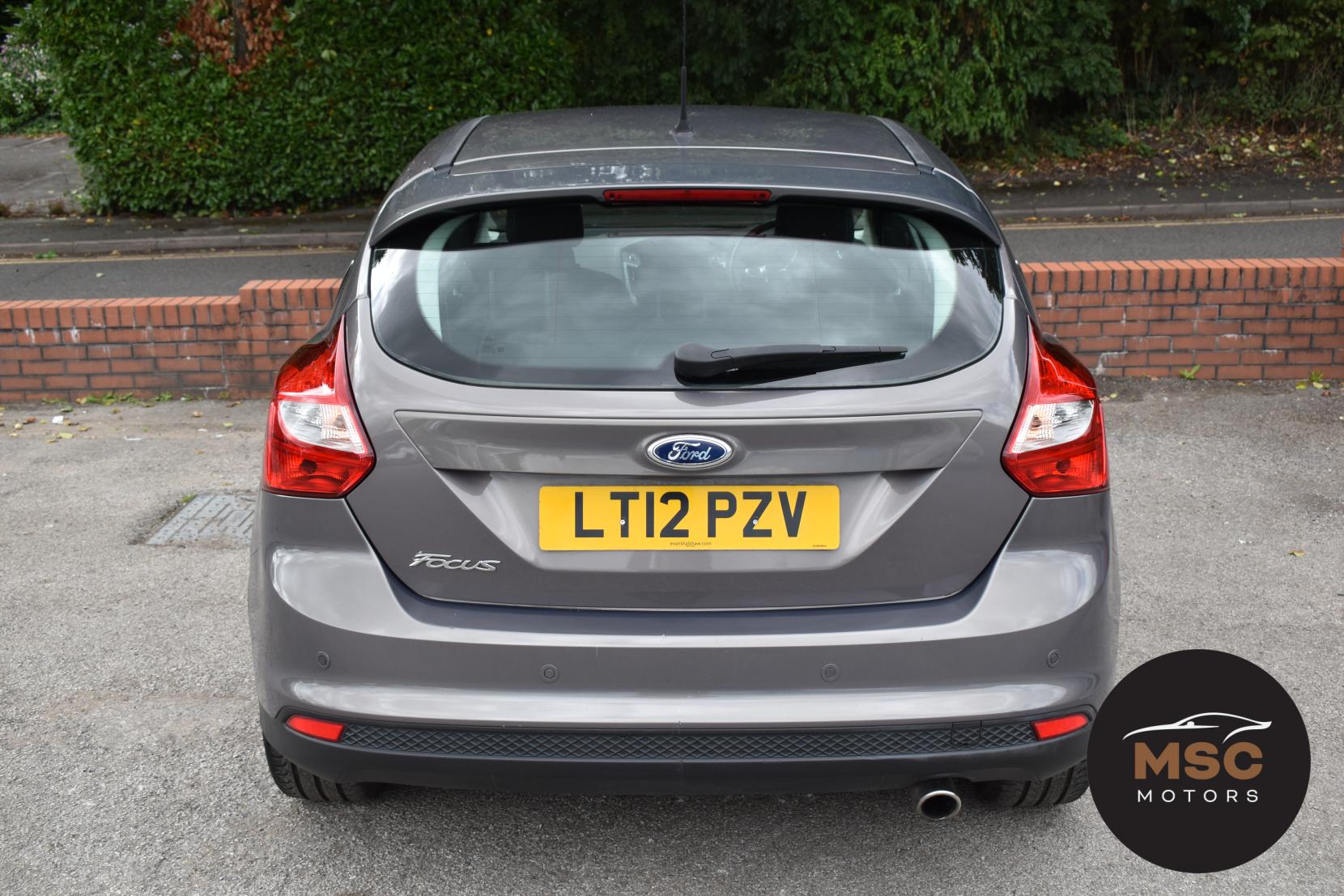 Ford Focus 2.0 TDCi Titanium Hatchback 5dr Diesel Powershift Euro 5 (140 ps)