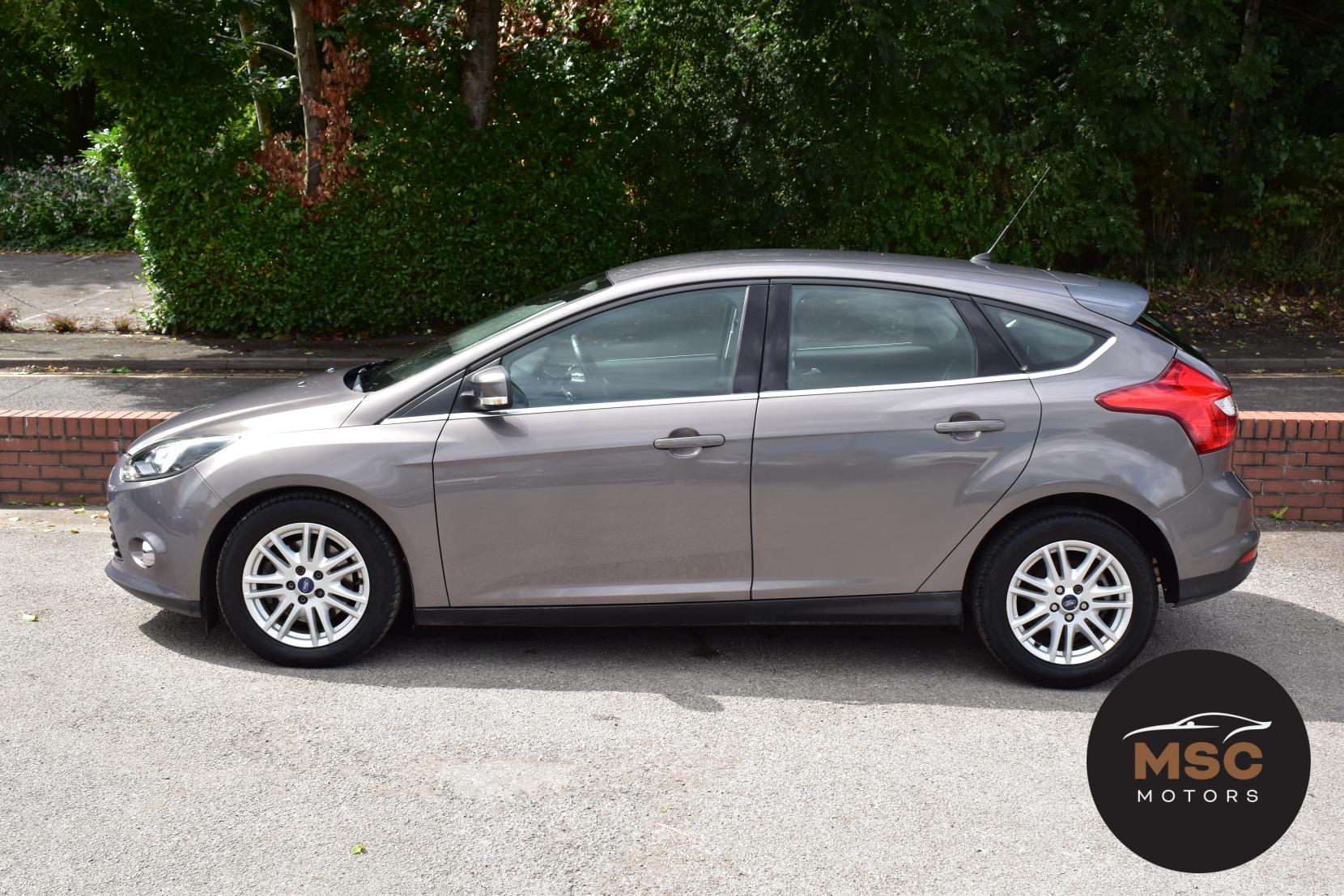 Ford Focus 2.0 TDCi Titanium Hatchback 5dr Diesel Powershift Euro 5 (140 ps)