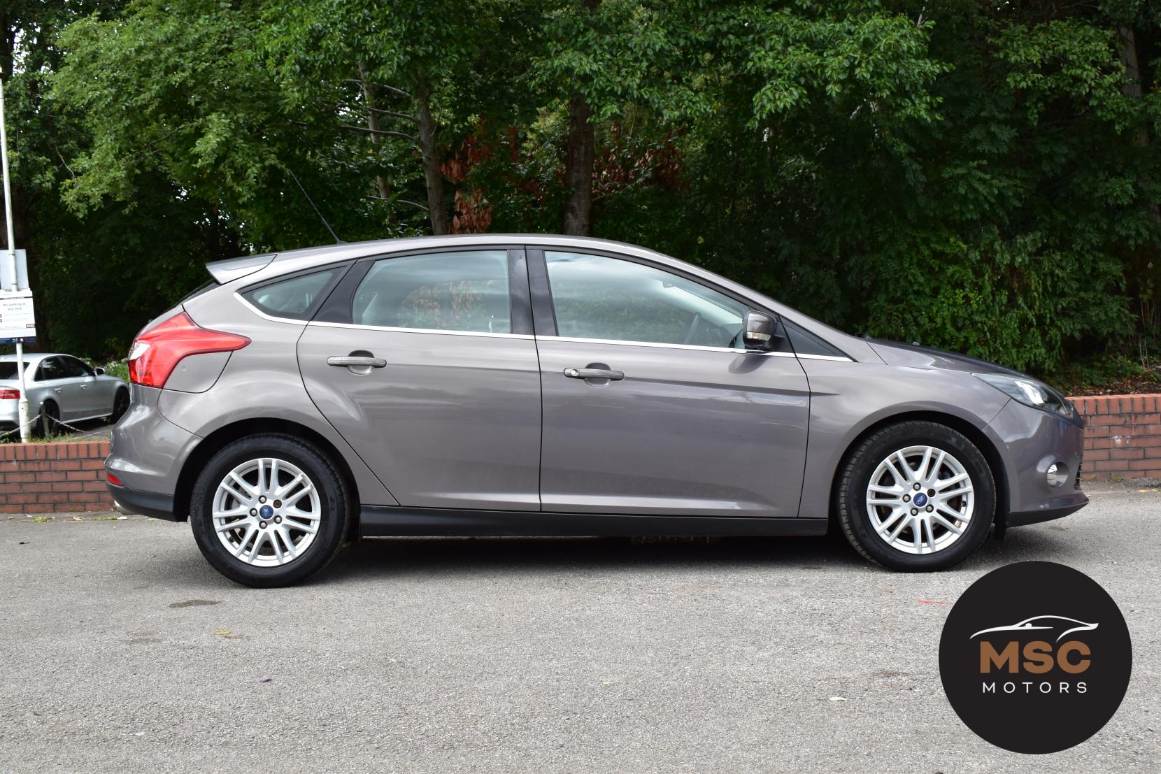 Ford Focus 2.0 TDCi Titanium Hatchback 5dr Diesel Powershift Euro 5 (140 ps)