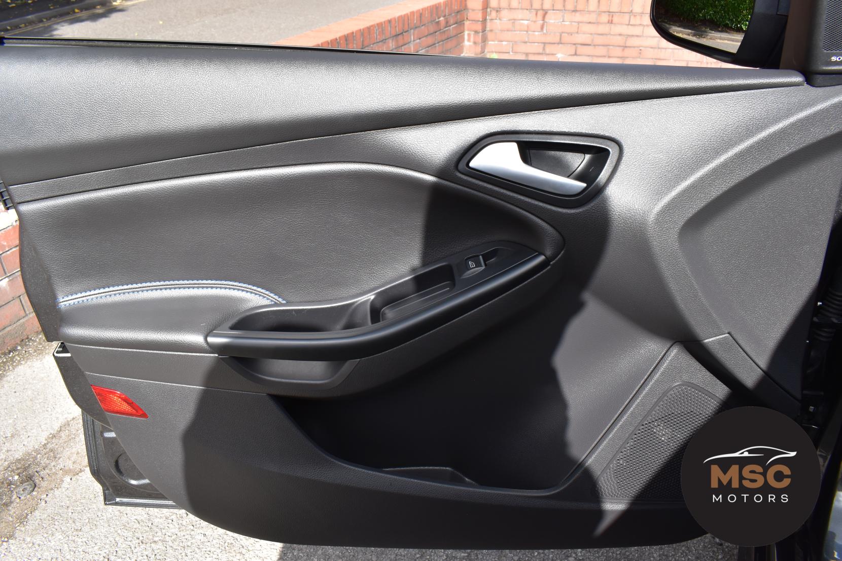 Ford Focus 2.3T EcoBoost RS Hatchback 5dr Petrol Manual AWD Euro 6 (s/s) (350 ps)