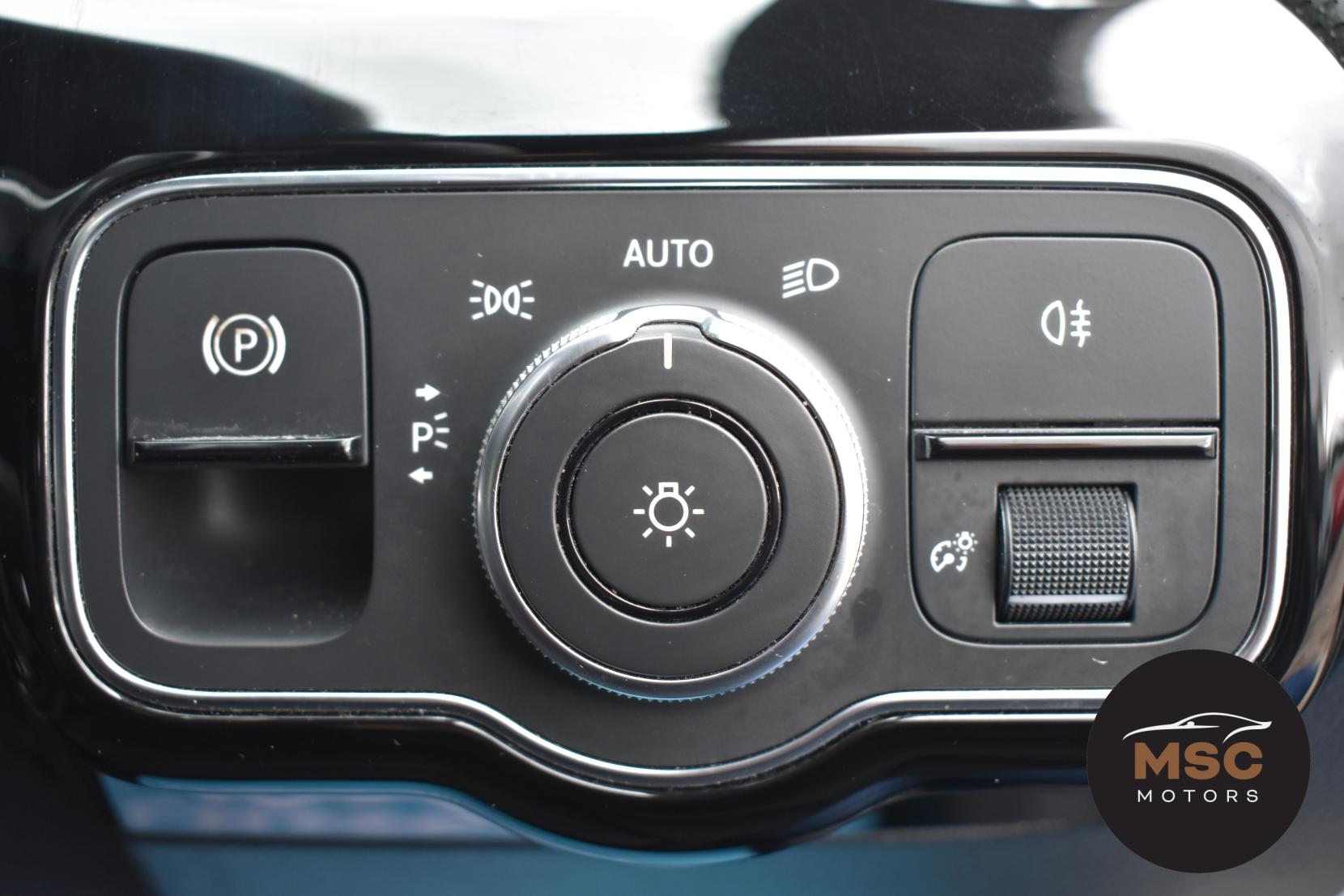 Mercedes-Benz A Class 1.5 A180d AMG Line (Premium) Hatchback 5dr Diesel 7G-DCT Euro 6 (s/s) (116 ps)