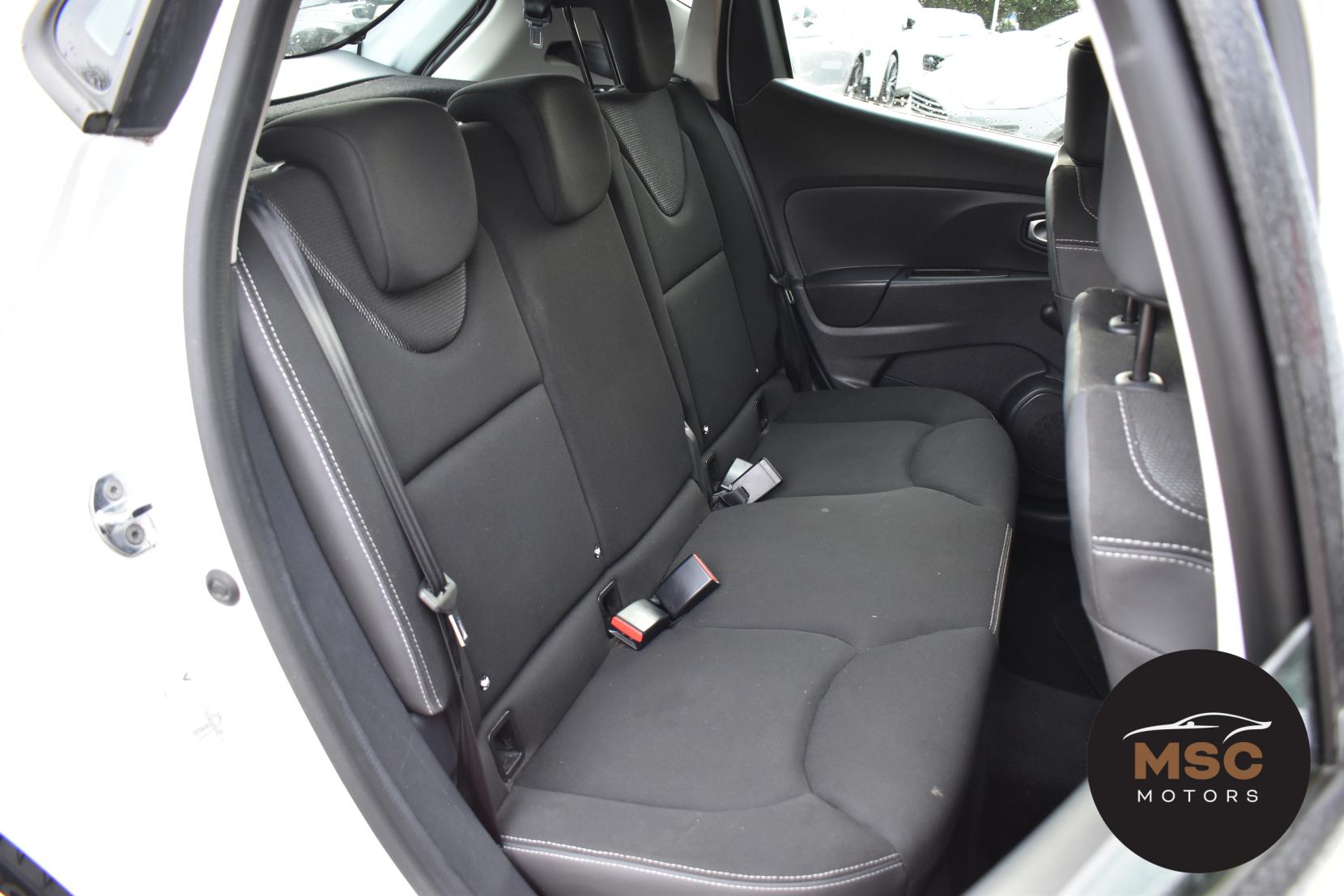 Renault Clio 1.2 16V Dynamique Nav Hatchback 5dr Petrol Manual Euro 6 (75 ps)