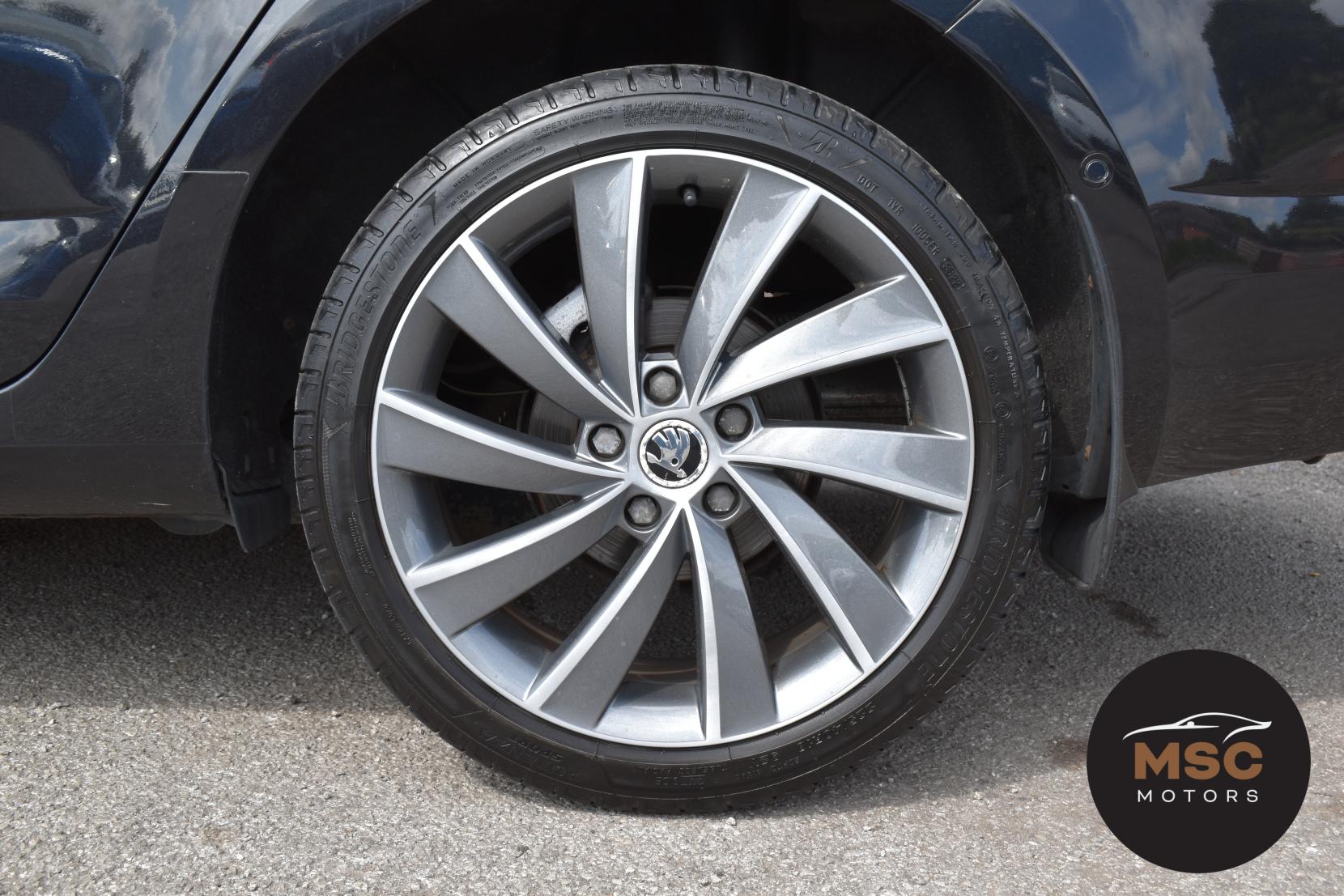 Skoda Octavia 2.0 TDI Laurin & Klement Estate 5dr Diesel Manual Euro 5 (s/s) (150 ps)