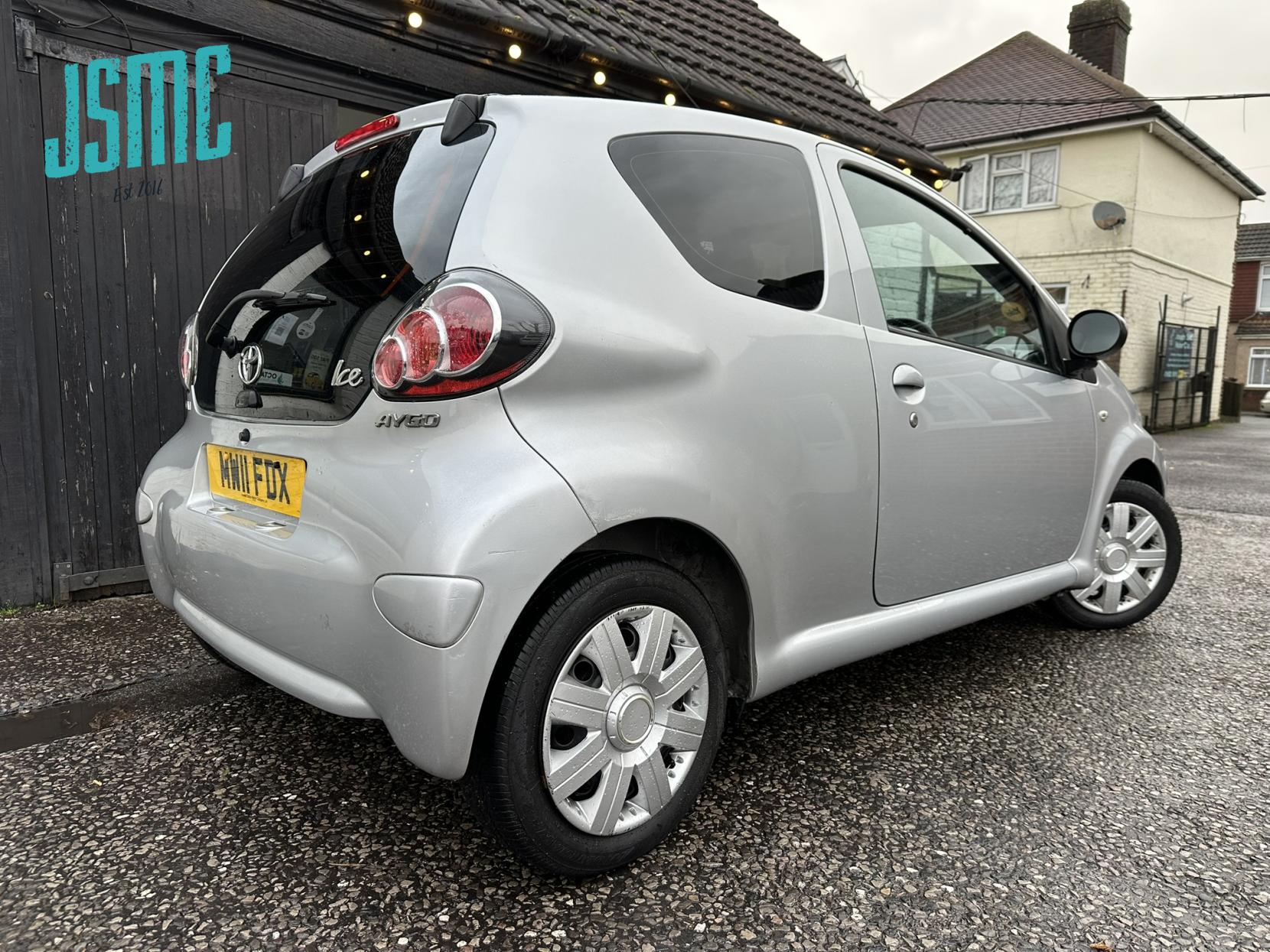 Toyota AYGO 1.0 VVT-i Ice Hatchback 3dr Petrol Manual Euro 5 (67 ps)