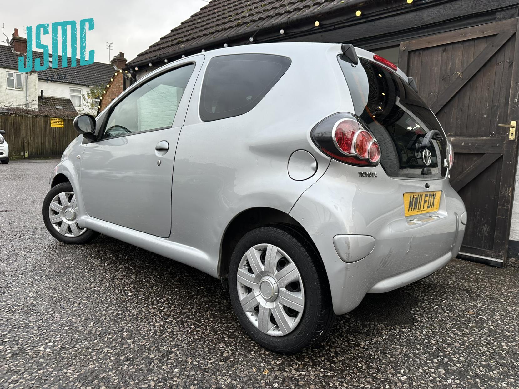 Toyota AYGO 1.0 VVT-i Ice Hatchback 3dr Petrol Manual Euro 5 (67 ps)