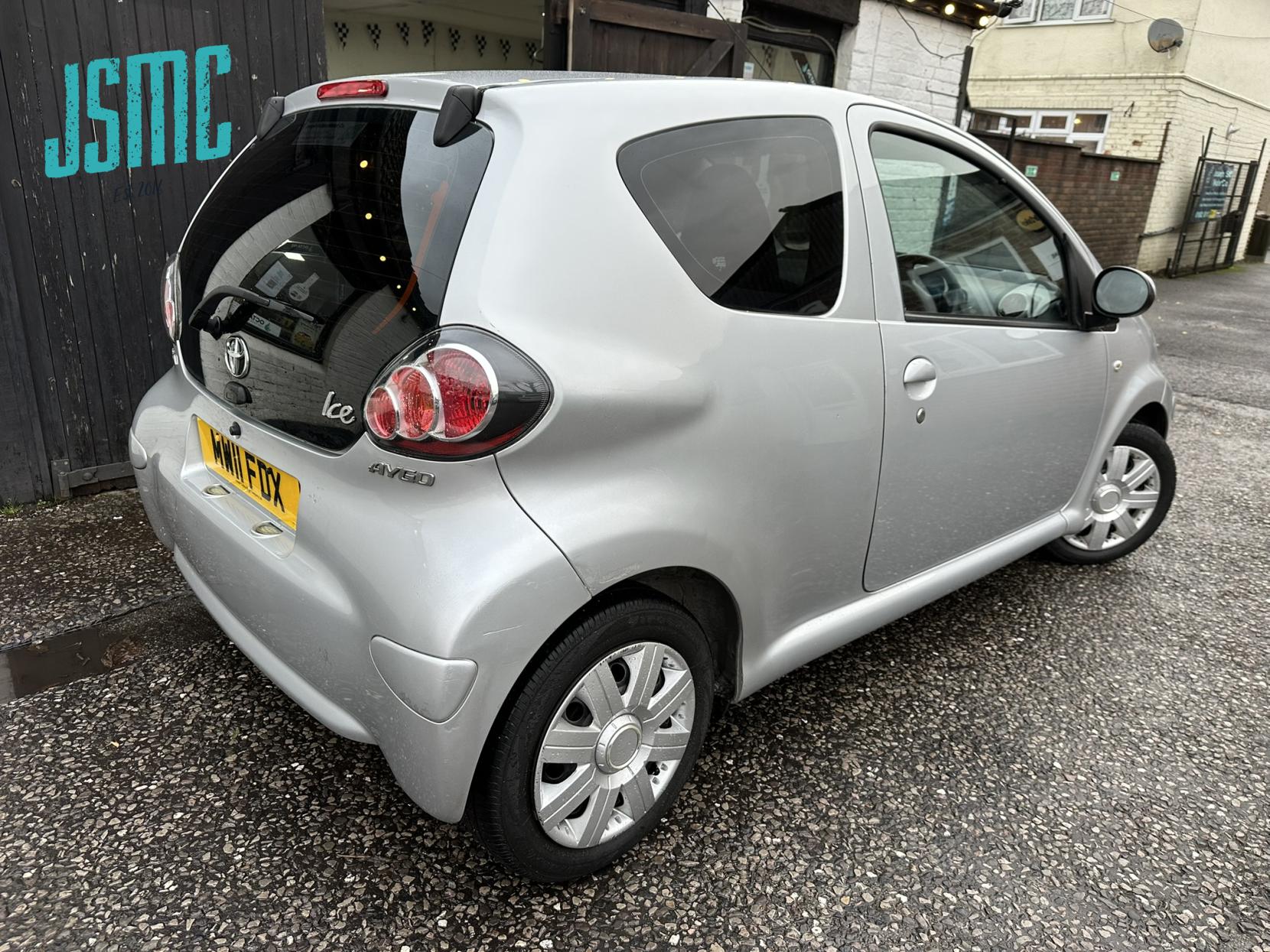 Toyota AYGO 1.0 VVT-i Ice Hatchback 3dr Petrol Manual Euro 5 (67 ps)