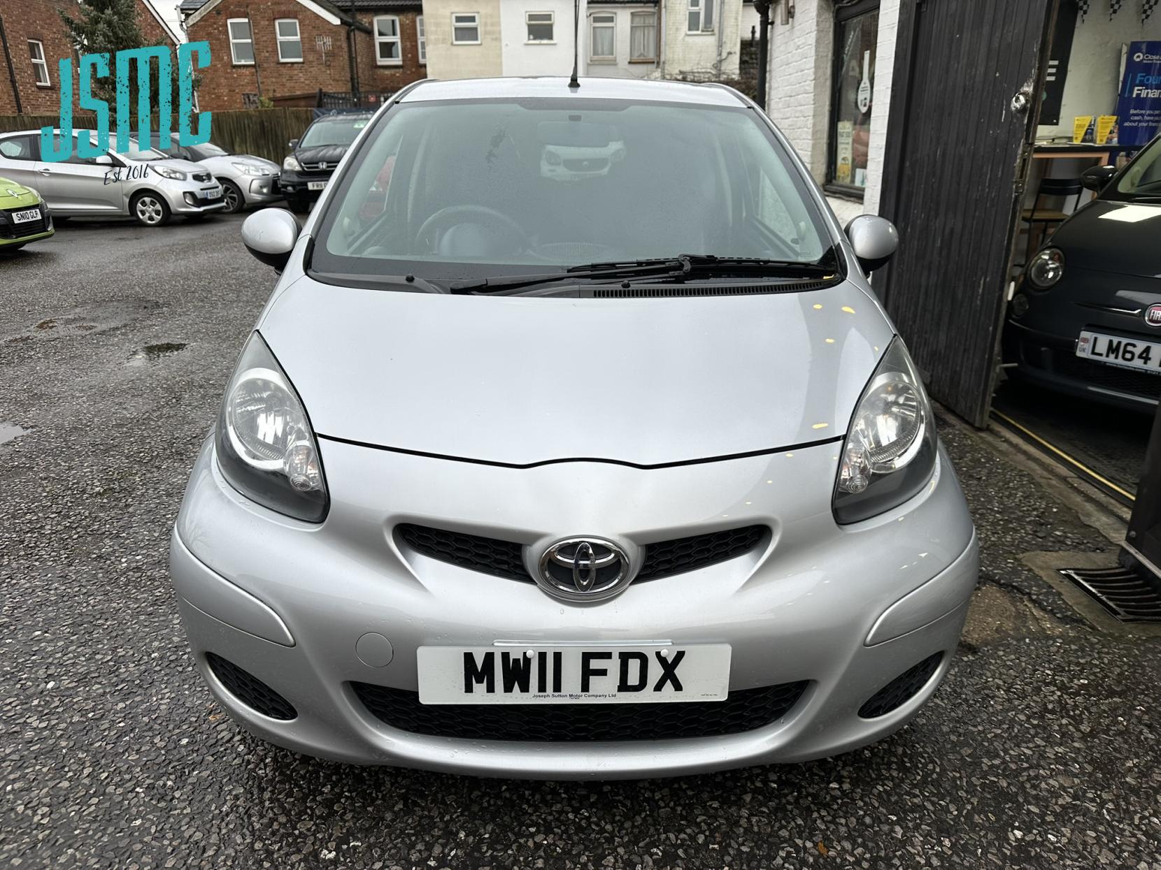 Toyota AYGO 1.0 VVT-i Ice Hatchback 3dr Petrol Manual Euro 5 (67 ps)