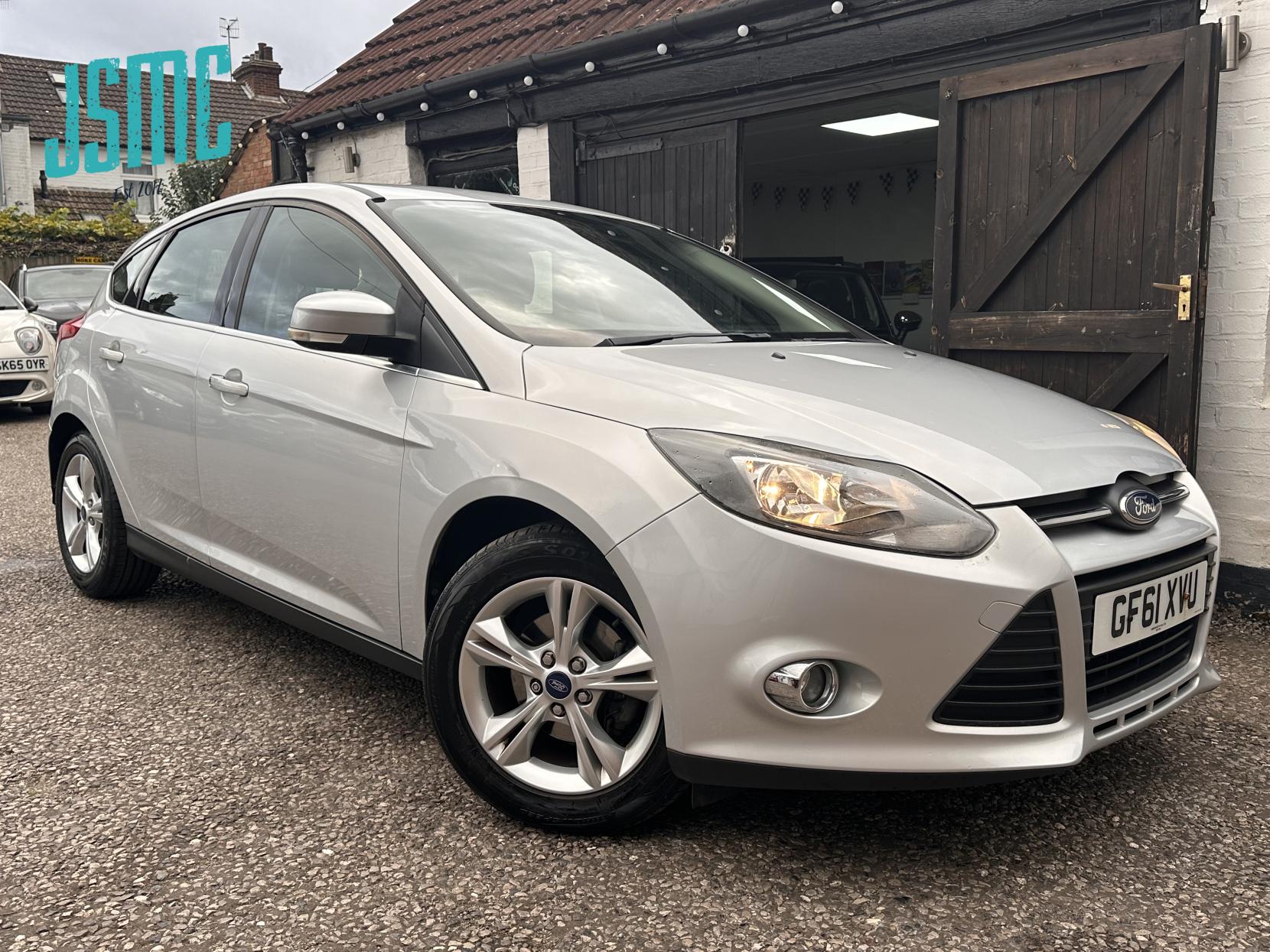 Ford Focus 1.6 Zetec Hatchback 5dr Petrol Manual Euro 5 (105 ps)