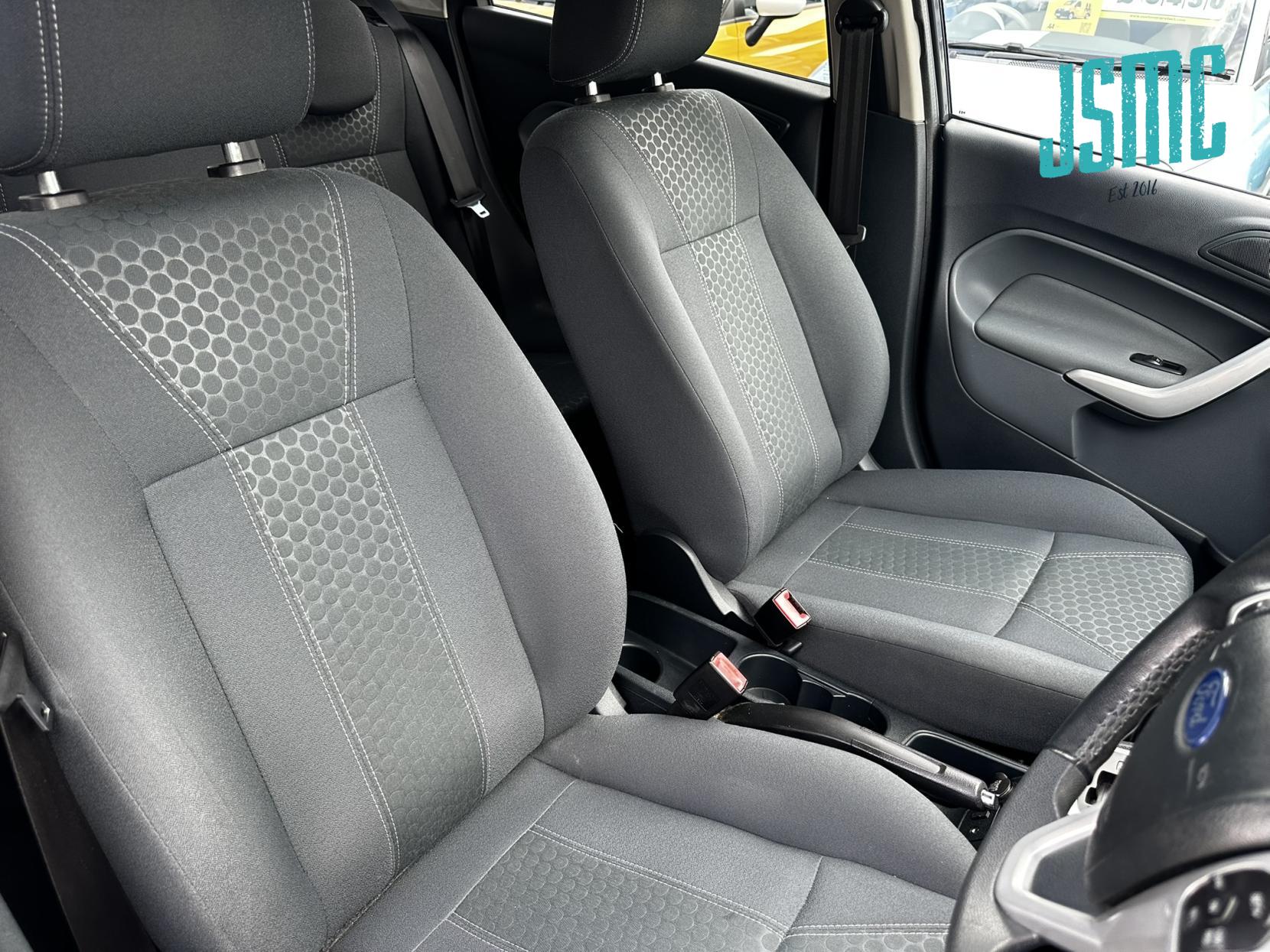 Ford Fiesta 1.4 Titanium Hatchback 5dr Petrol Automatic (154 g/km, 94 bhp)