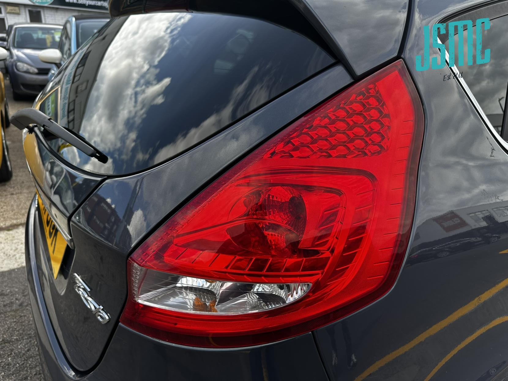 Ford Fiesta 1.4 Titanium Hatchback 5dr Petrol Automatic (154 g/km, 94 bhp)