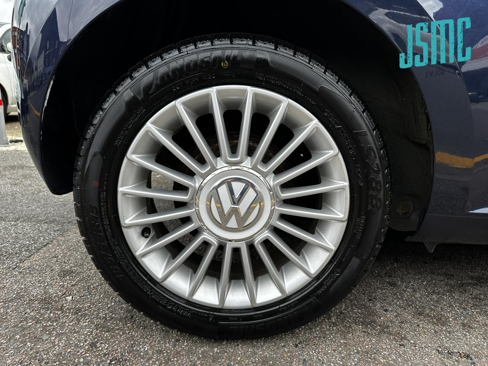 Volkswagen up! 1.0 High up! Hatchback 3dr Petrol ASG Euro 5 (75 ps)