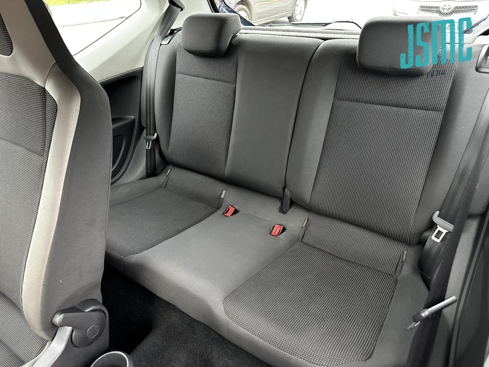 Volkswagen up! 1.0 High up! Hatchback 3dr Petrol ASG Euro 5 (75 ps)