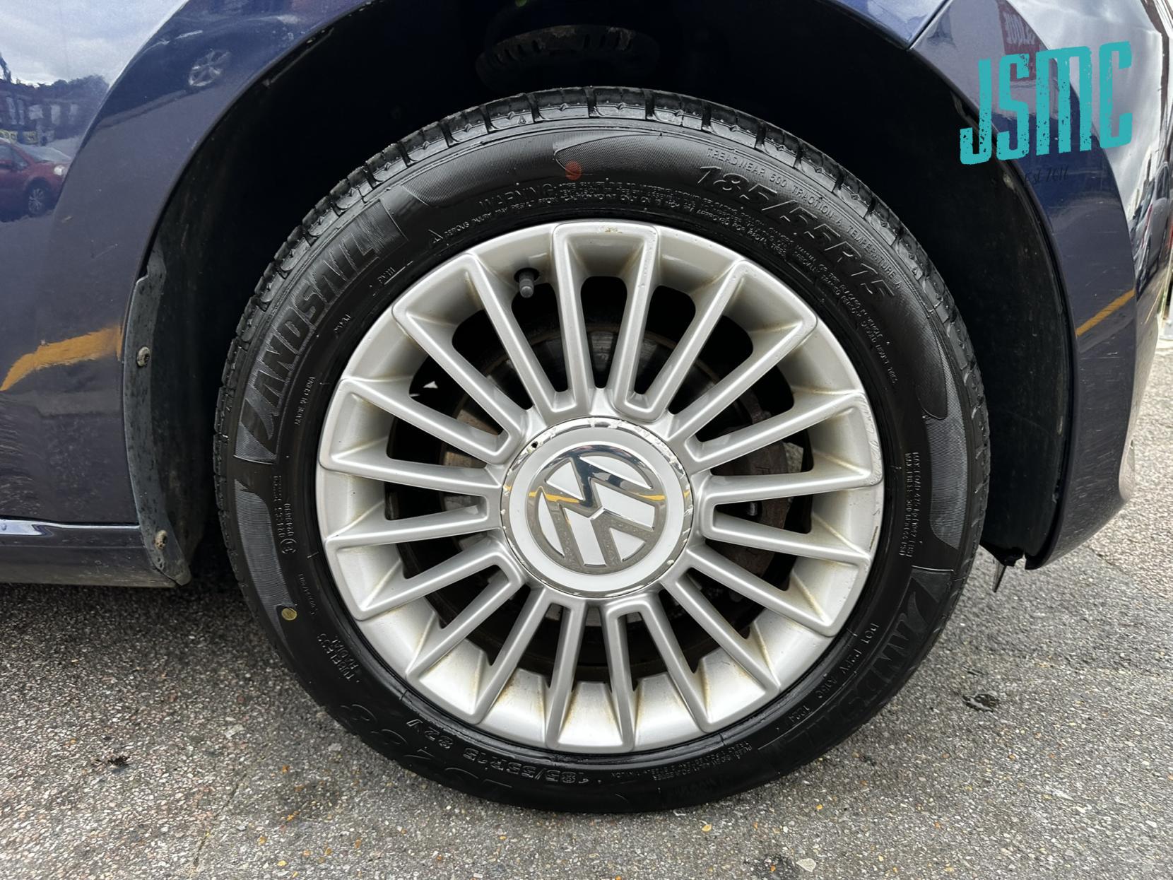 Volkswagen up! 1.0 High up! Hatchback 3dr Petrol ASG Euro 5 (75 ps)