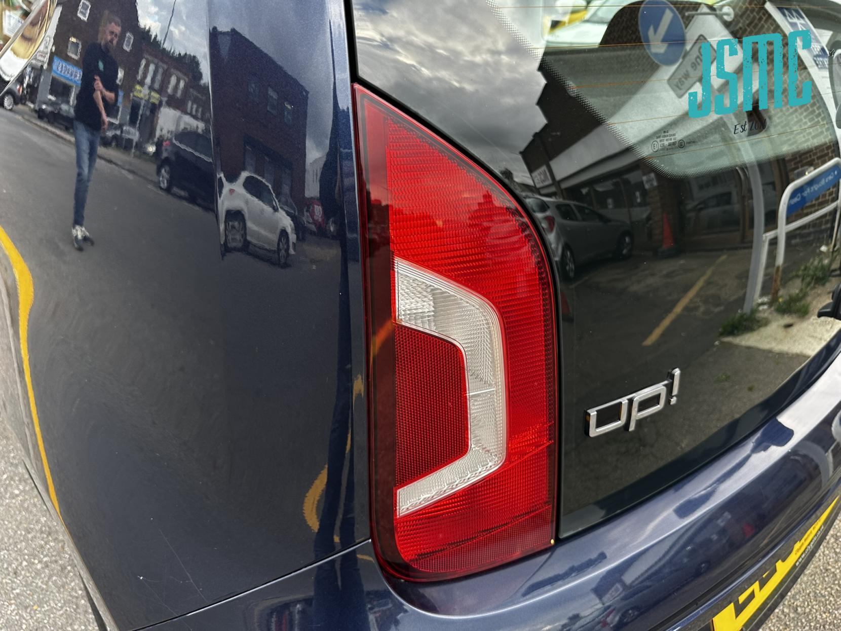 Volkswagen up! 1.0 High up! Hatchback 3dr Petrol ASG Euro 5 (75 ps)