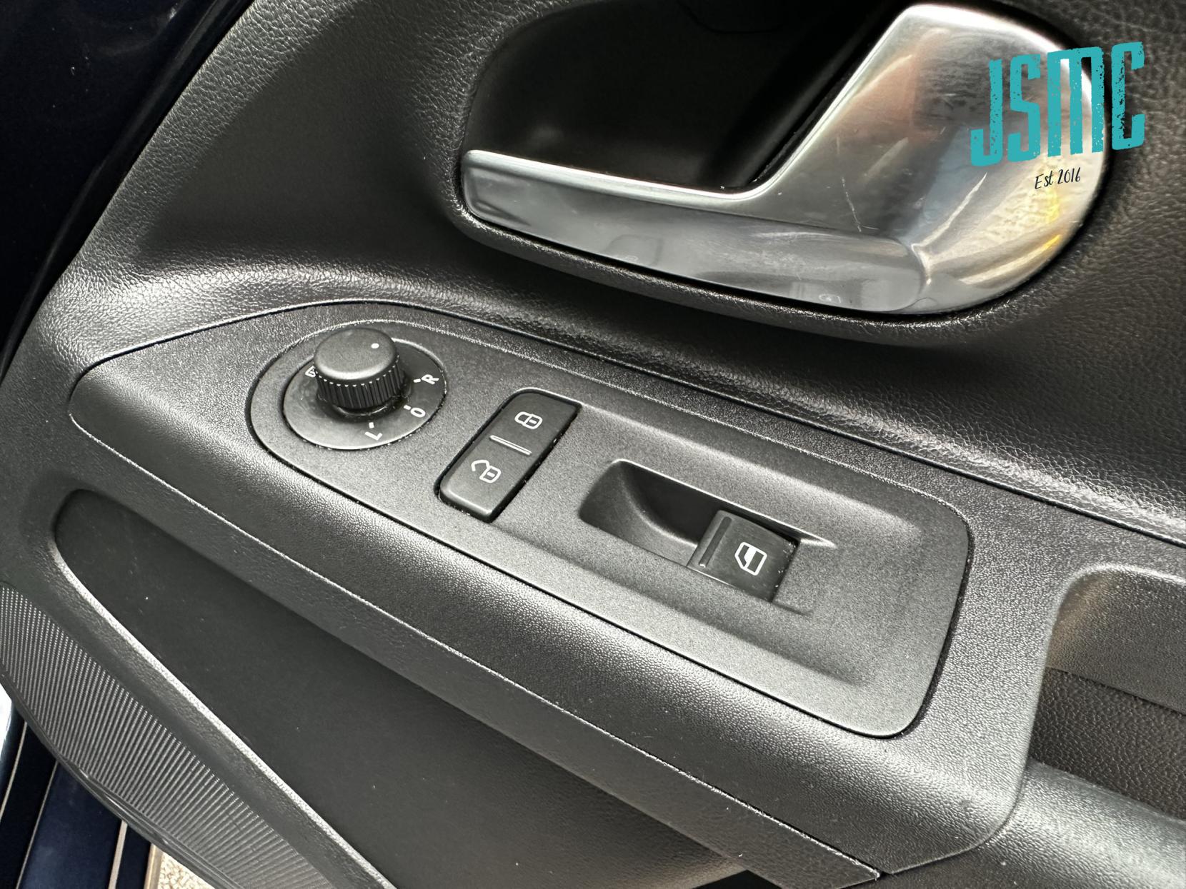 Volkswagen up! 1.0 High up! Hatchback 3dr Petrol ASG Euro 5 (75 ps)